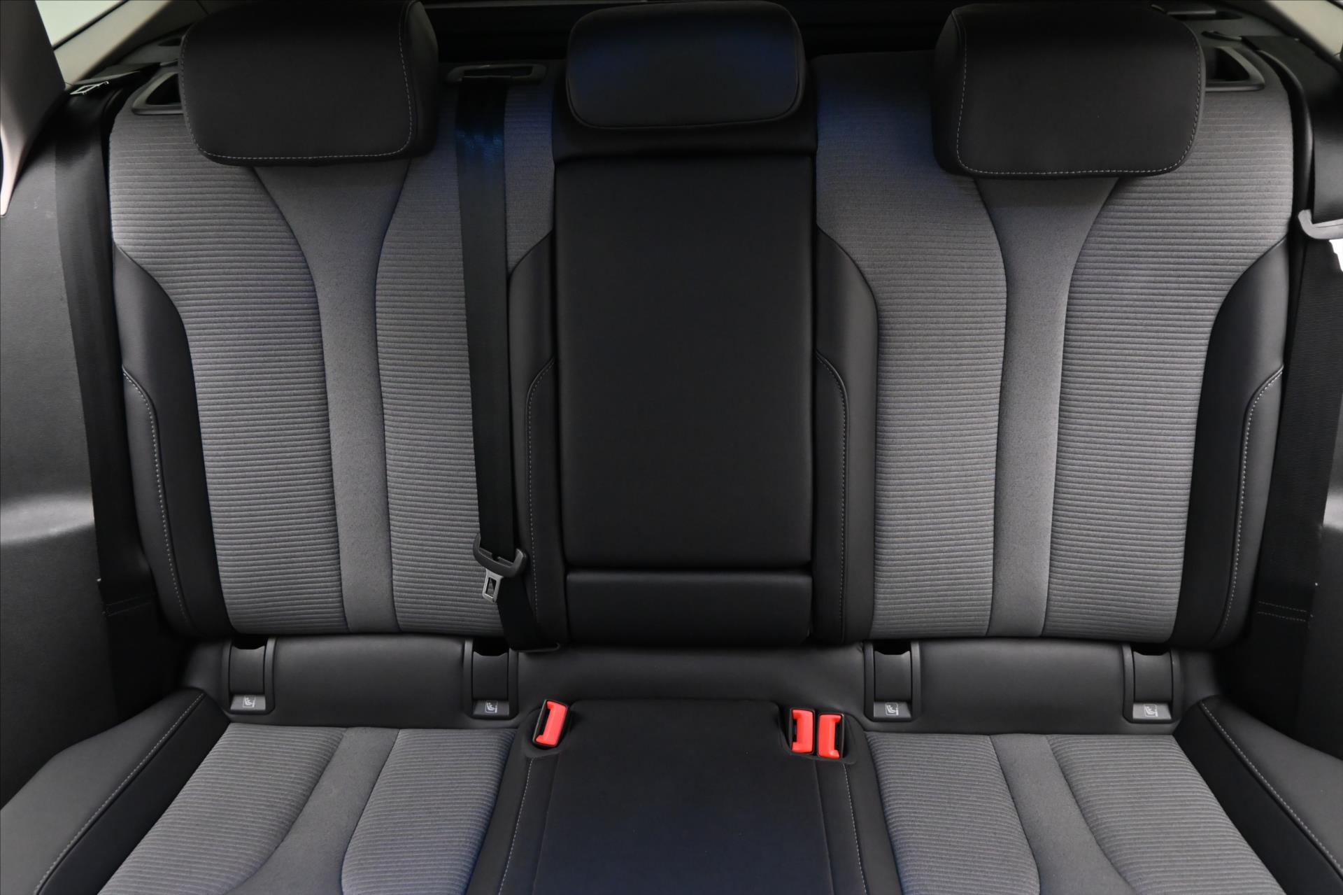 Hlavní fotografie vozu Škoda Enyaq 0,0 iV 80 150kW SoH 94,5% Záruka až 3 roky (29)