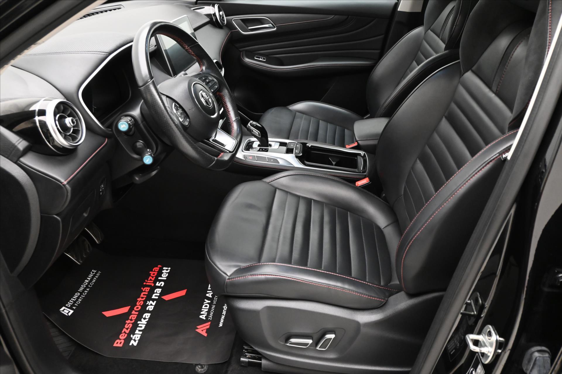 Hlavní fotografie vozu MG eHS 1,5 TGI PHEV 119kW AT Luxury Záruka až 5 let (13)