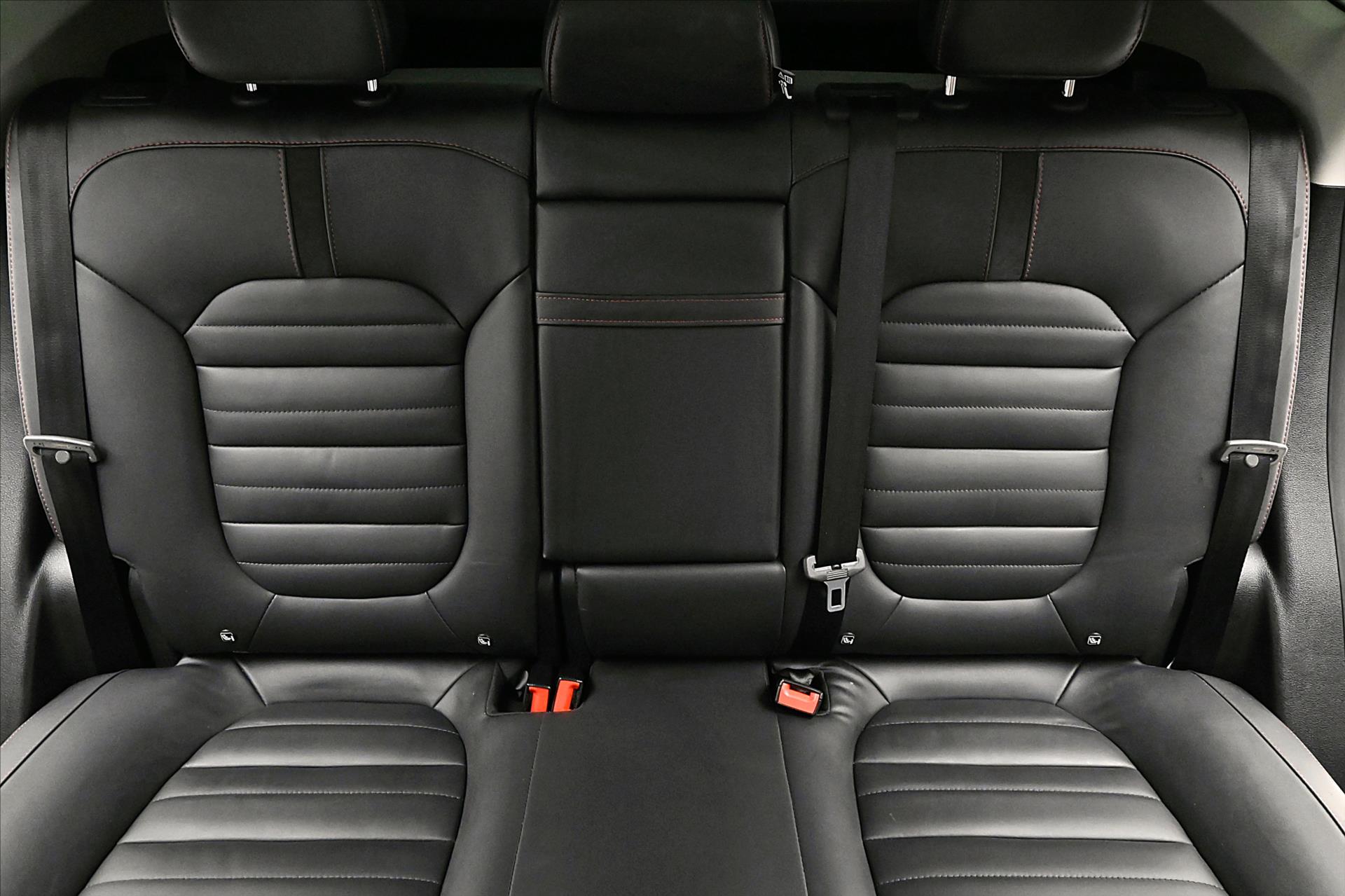 Hlavní fotografie vozu MG eHS 1,5 TGI PHEV 119kW AT Luxury Záruka až 5 let (28)