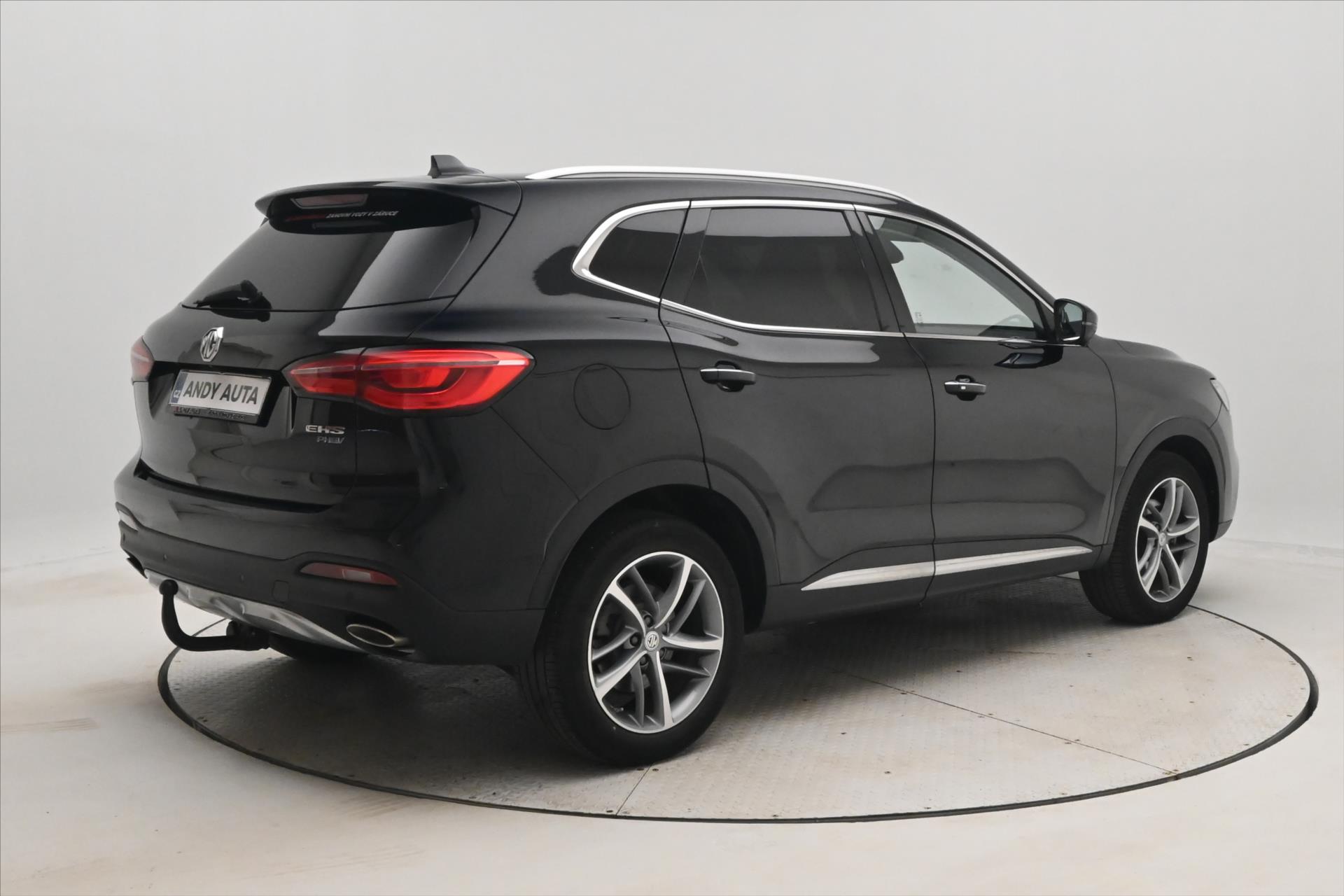 Hlavní fotografie vozu MG eHS 1,5 TGI PHEV 119kW AT Luxury Záruka až 5 let (5)