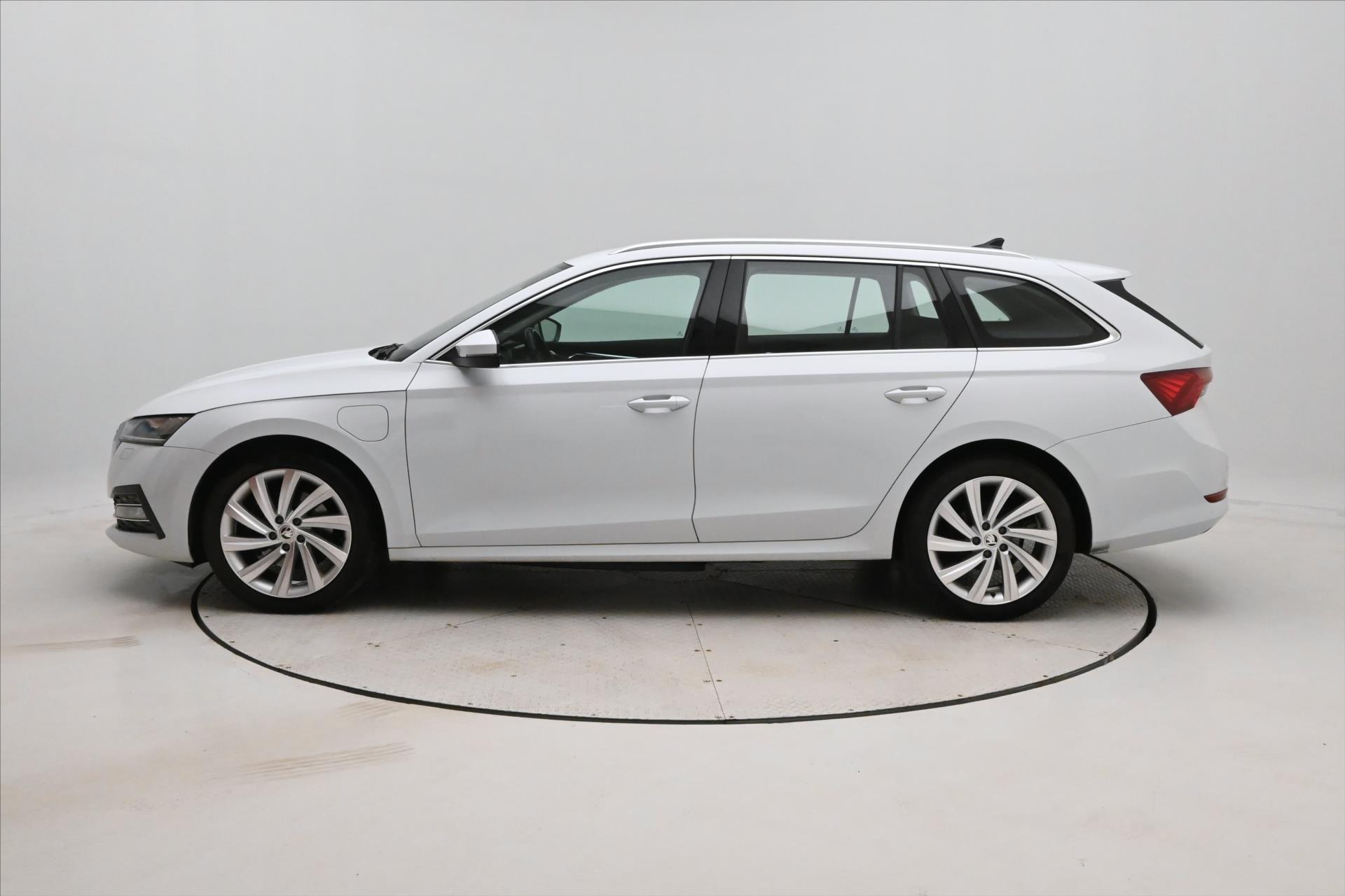 Main photo of the car Skoda Octavia 1.4 iV TSI 110kW Style SoH 92% Warranty up to 5 years (8)