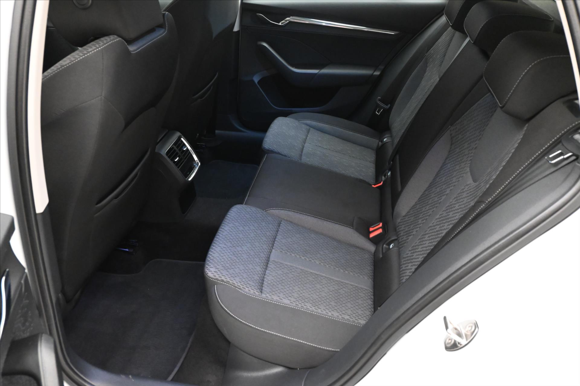 Hlavní fotografie vozu Škoda Octavia 1,4 iV TSI 110kW Style Záruka až 5 let (14)