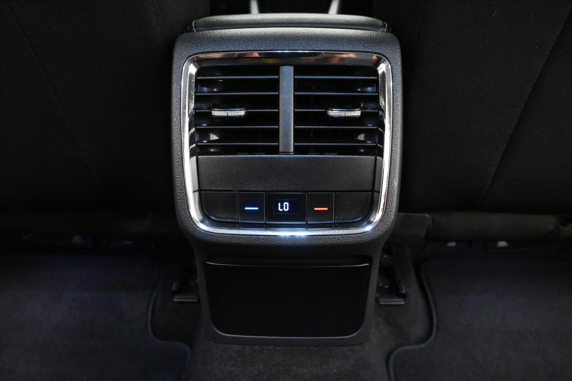 Hlavní fotografie vozu Škoda Octavia 1,4 iV TSI 110kW Style Záruka až 5 let (22)