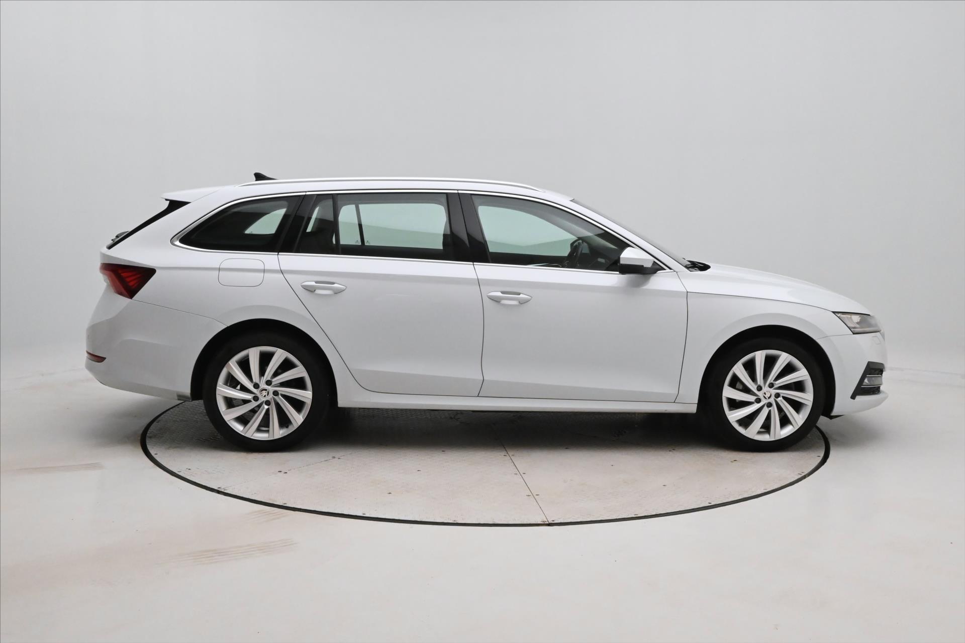 Hlavní fotografie vozu Škoda Octavia 1,4 iV TSI 110kW Style Záruka až 5 let (4)