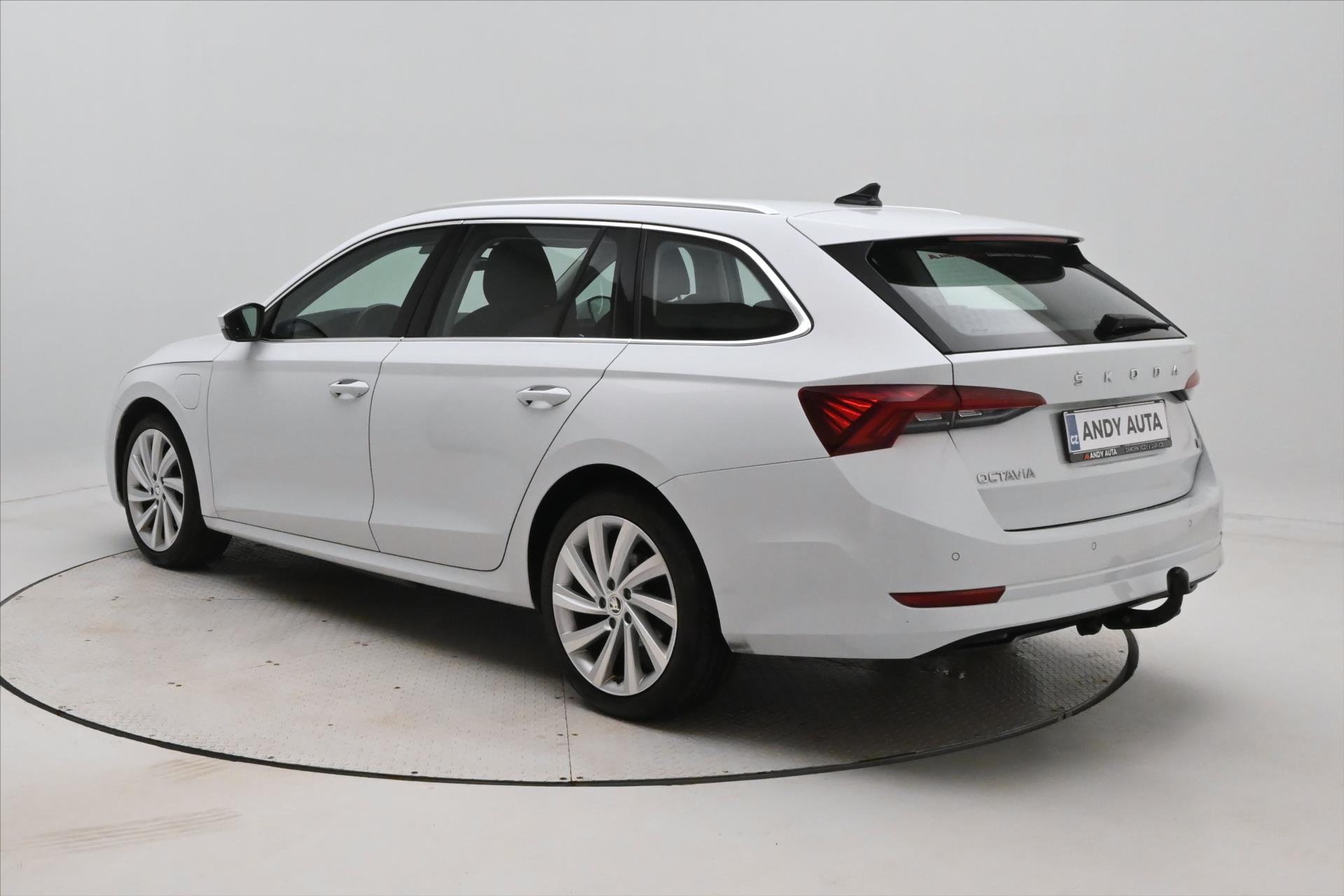 Hlavní fotografie vozu Škoda Octavia 1,4 iV TSI 110kW Style Záruka až 5 let (7)