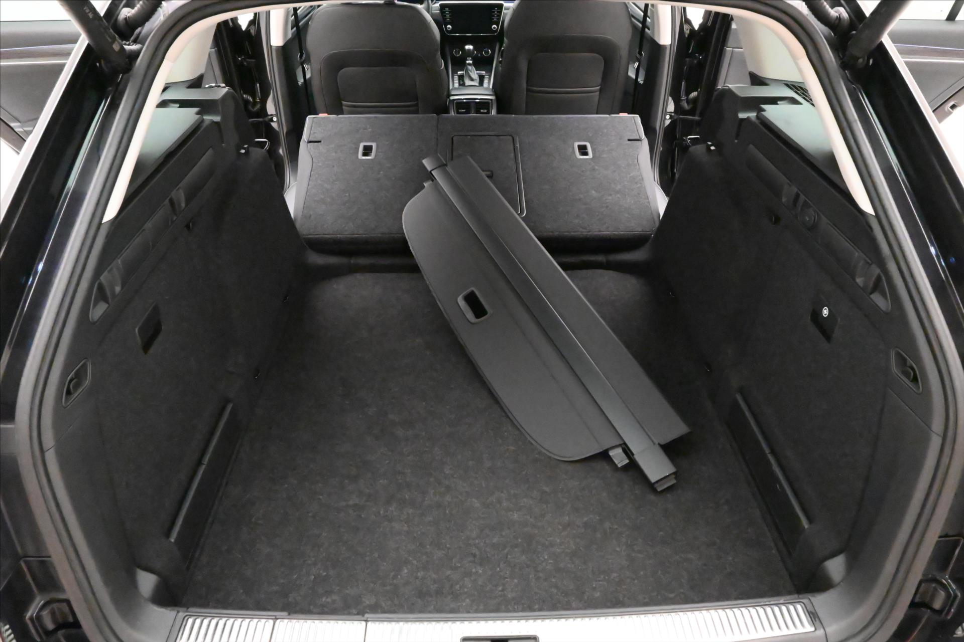Main photo of the car Skoda Superb 2.0 TDI 110 kW DSG Style Warranty up to 5 years (11)