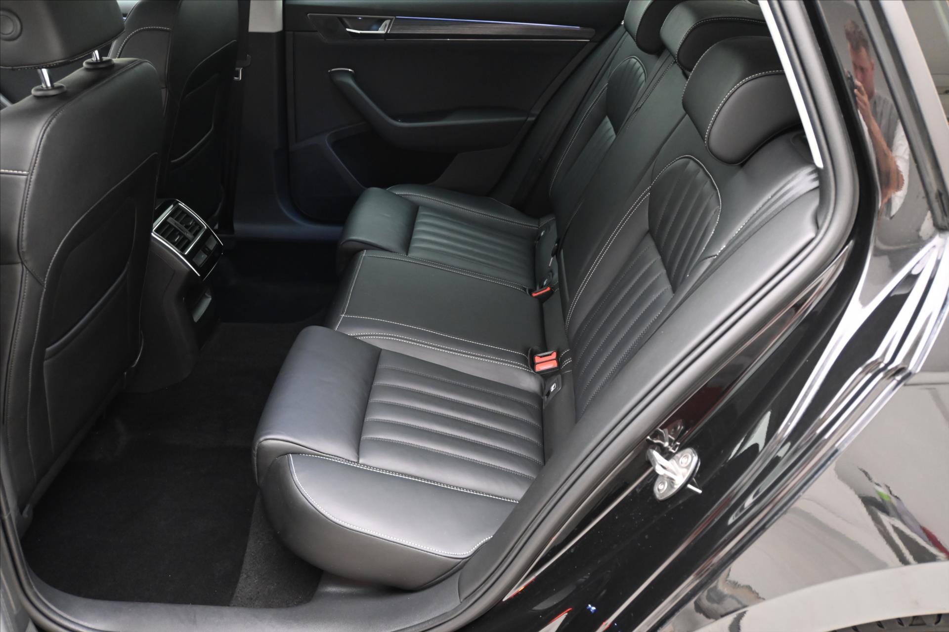 Main photo of the car Skoda Superb 2.0 TDI 110 kW DSG Style Warranty up to 5 years (14)