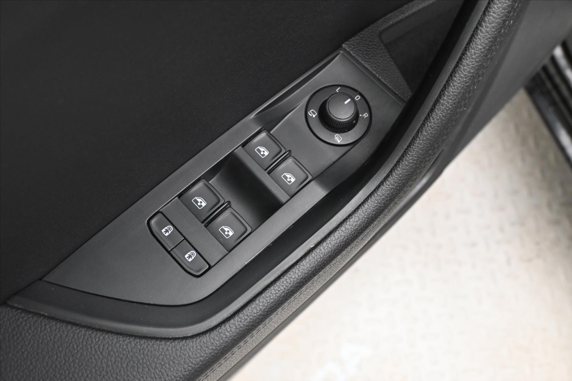 Main photo of the car Skoda Superb 2.0 TDI 110 kW DSG Style Warranty up to 5 years (26)