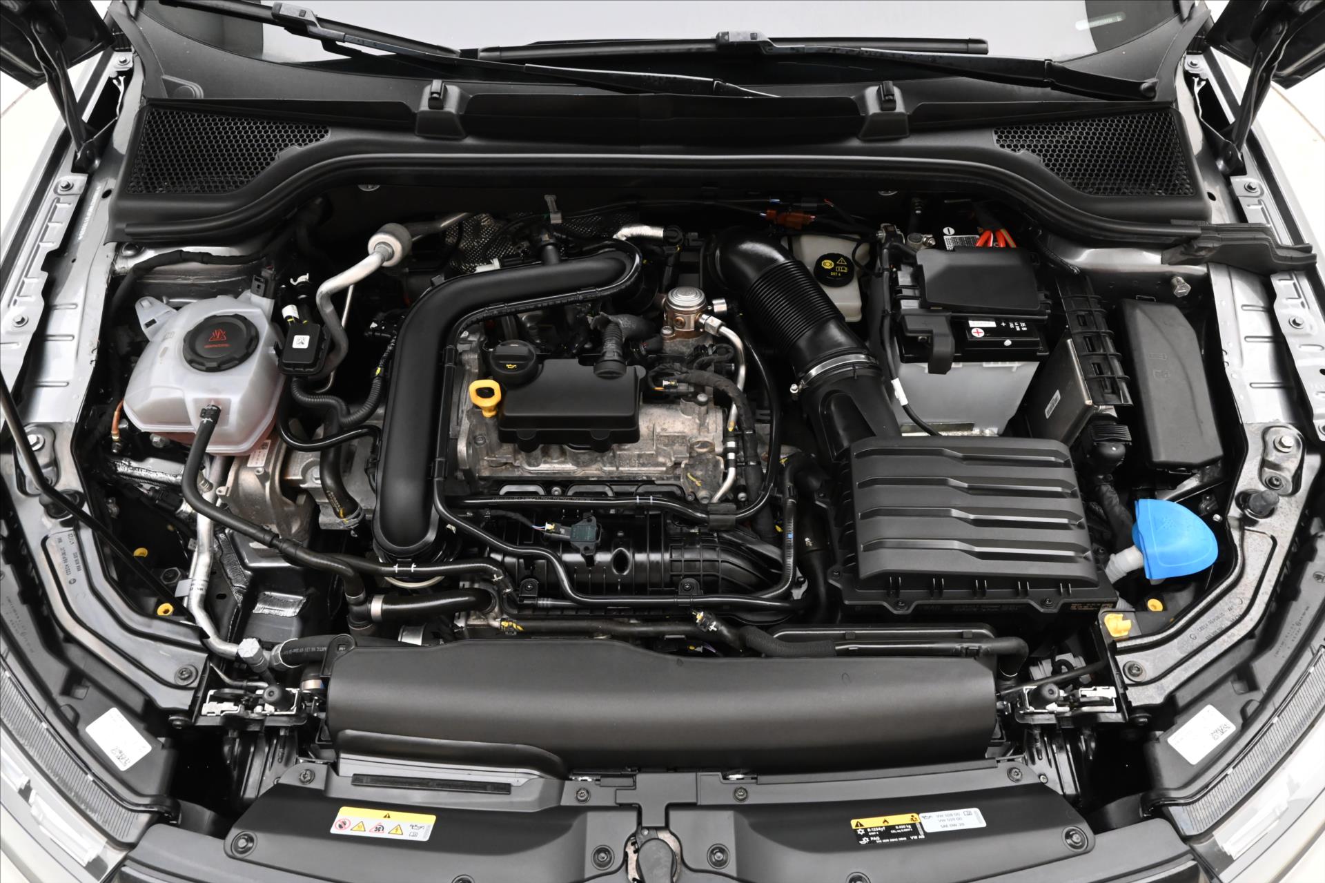Hlavní fotografie vozu Škoda Kamiq 1,0 TSI 81 kW MONTE CARLO Záruka až 5 let (9)