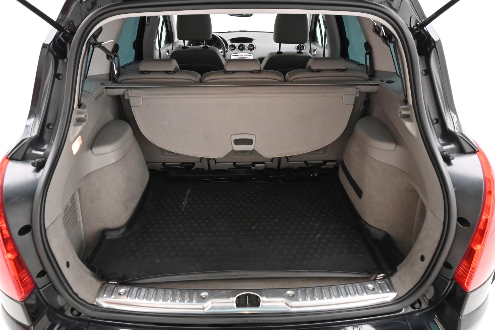 Hlavní fotografie vozu Peugeot 308 1,6 SW HDI 82 kW Panorama (10)