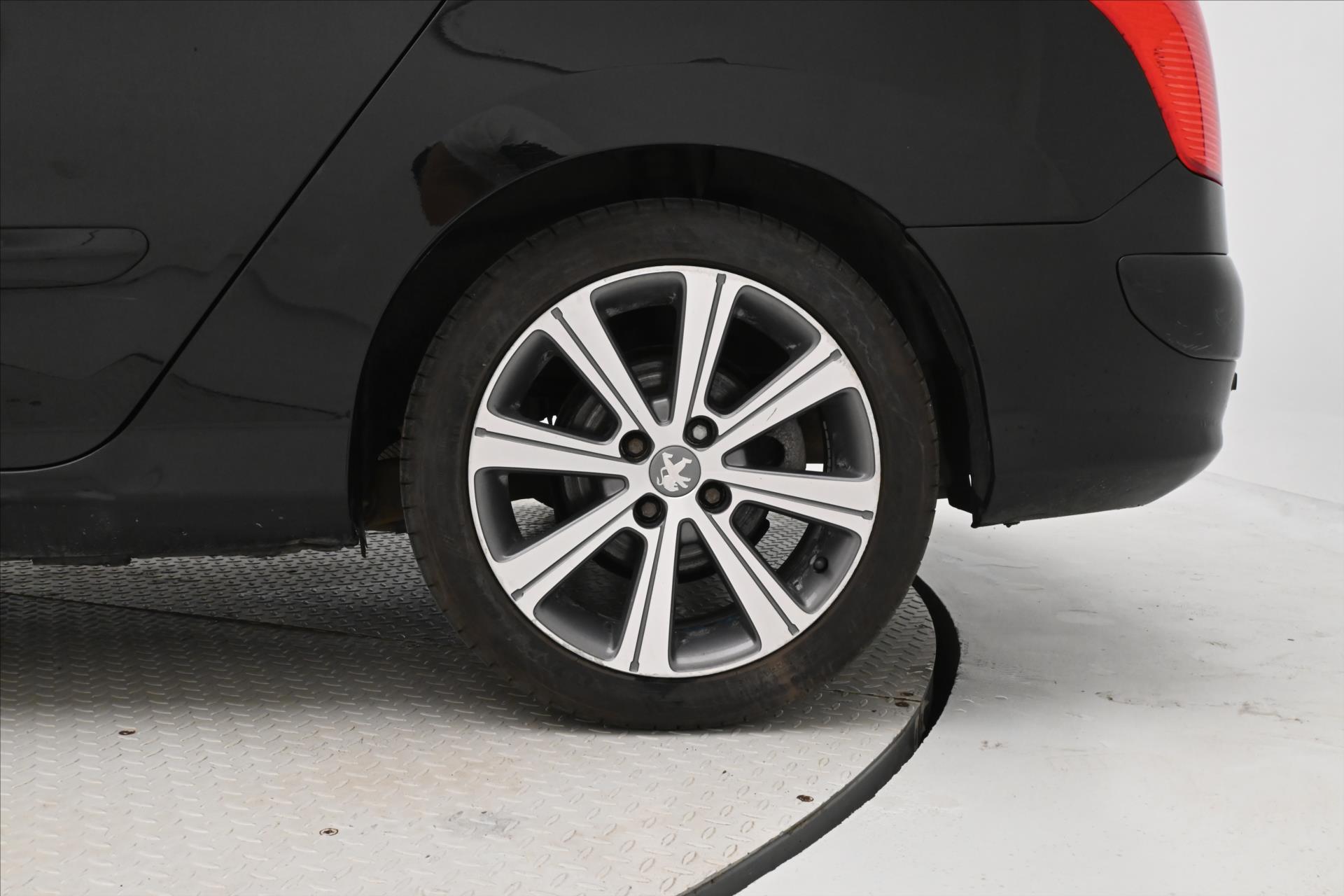 Hlavní fotografie vozu Peugeot 308 1,6 SW HDI 82 kW Panorama (29)