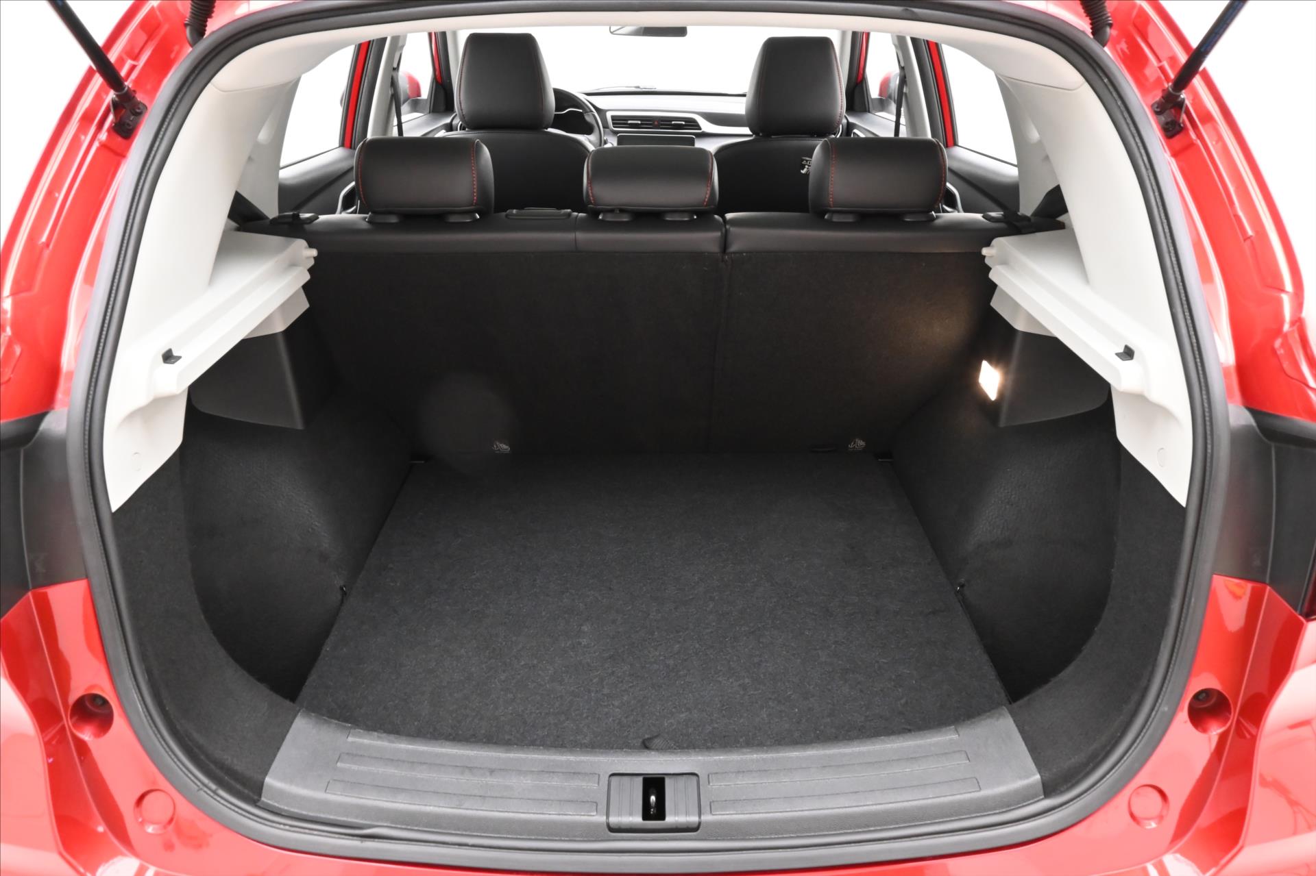 Hlavní fotografie vozu MG ZS 1,0 TGI 82kW Elegance Záruka až 5 let (10)
