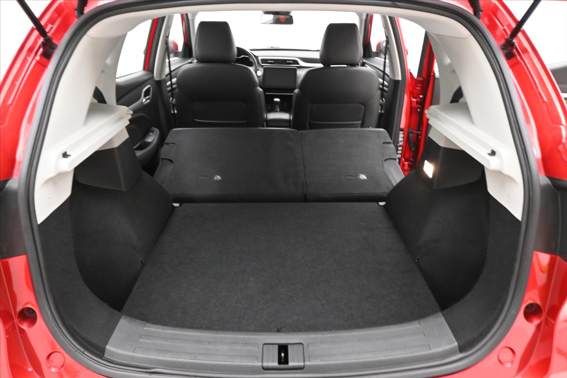 Hlavní fotografie vozu MG ZS 1,0 TGI 82kW Elegance Záruka až 5 let (11)