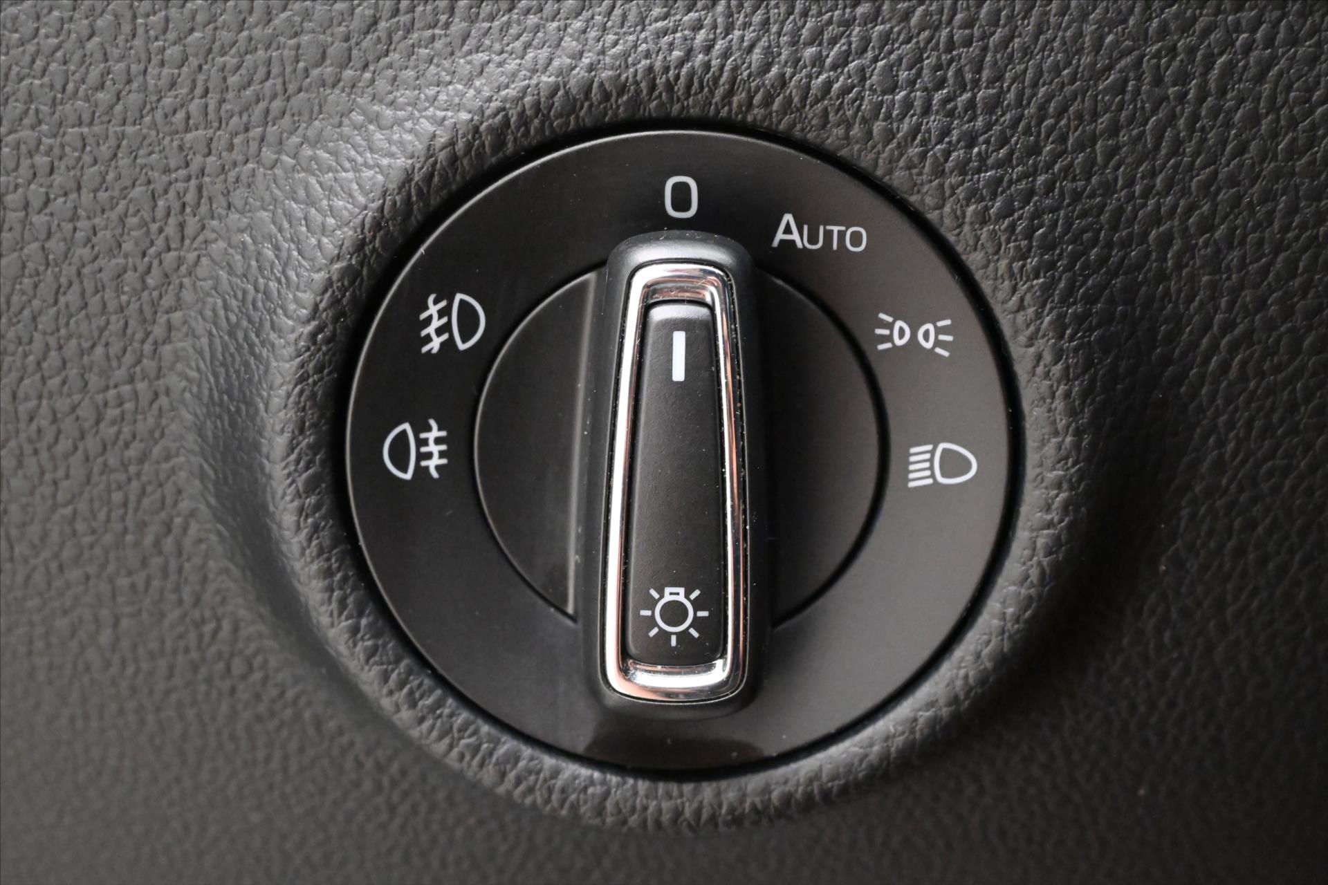 Hlavní fotografie vozu Škoda Superb 2,0 TDI 110 kW DSG Ambition Záruka až 5 let (25)