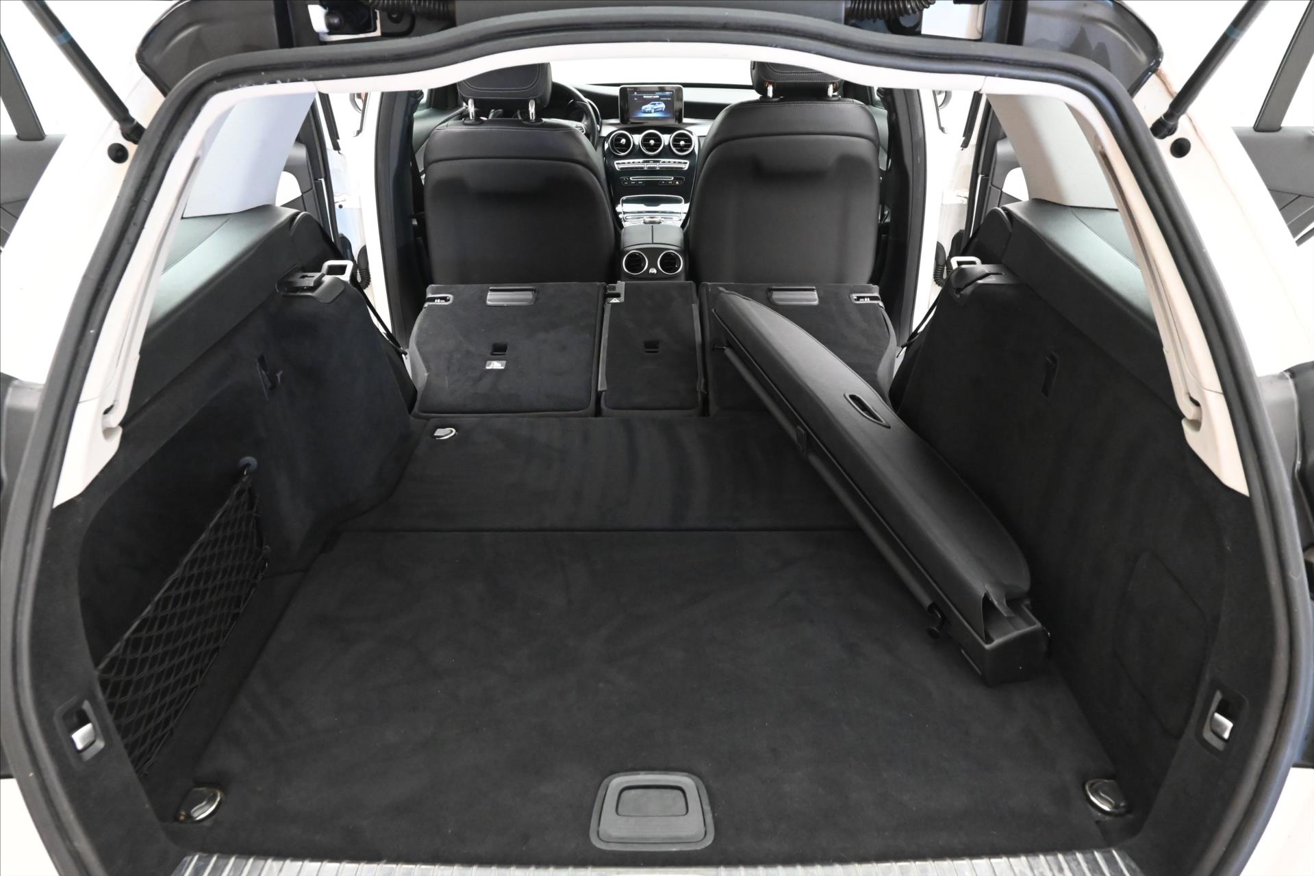 Hlavní fotografie vozu Mercedes-Benz Třídy C 2,2 220d 4Matic 9G-Tronic Záruka až 5 let (11)