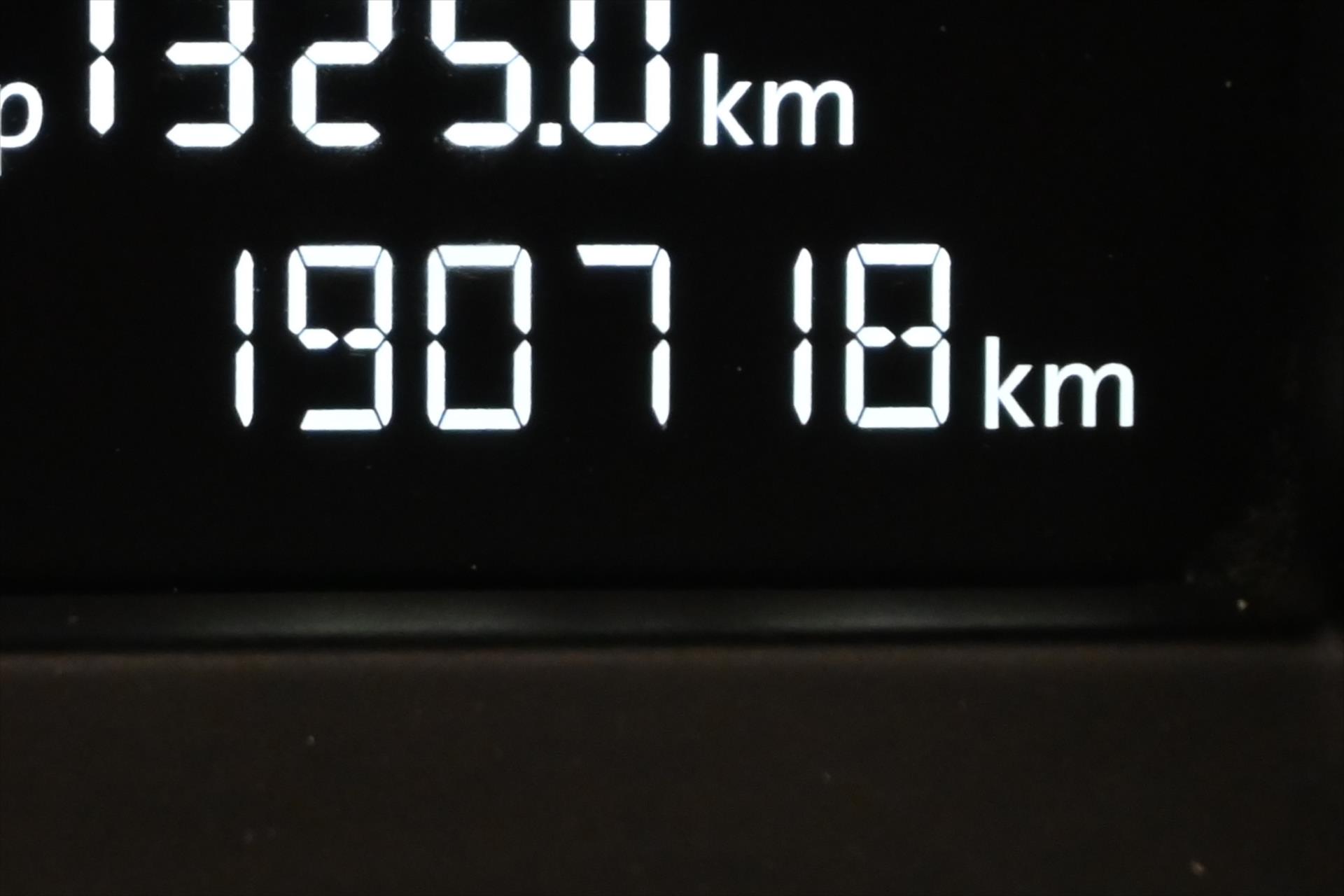 Main photo of the car Skoda Yeti 1.2 TSI 77 kW AIR CONDITIONING TOWABLE (17)