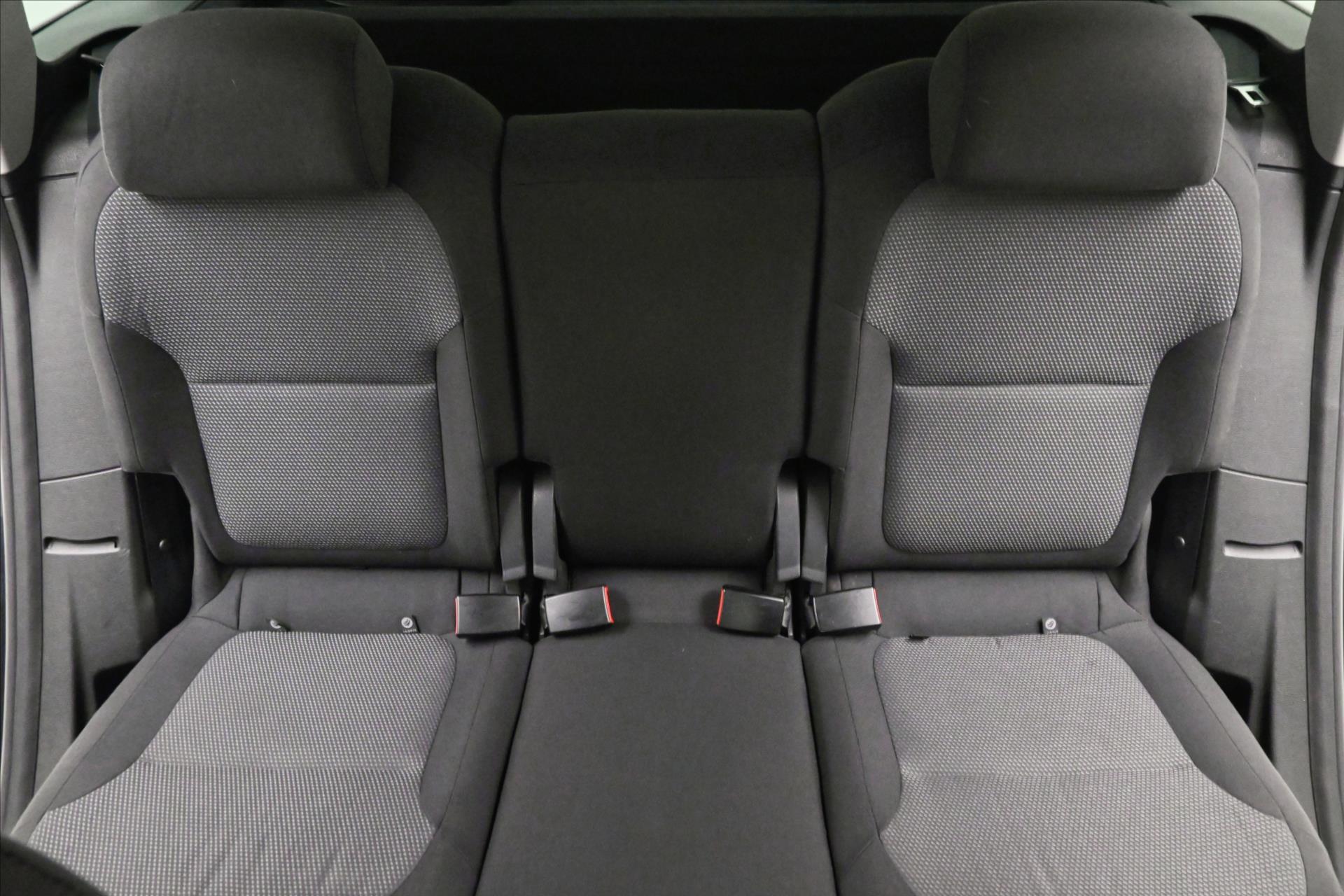 Main photo of the car Skoda Yeti 1.2 TSI 77 kW AIR CONDITIONING TOWABLE (25)