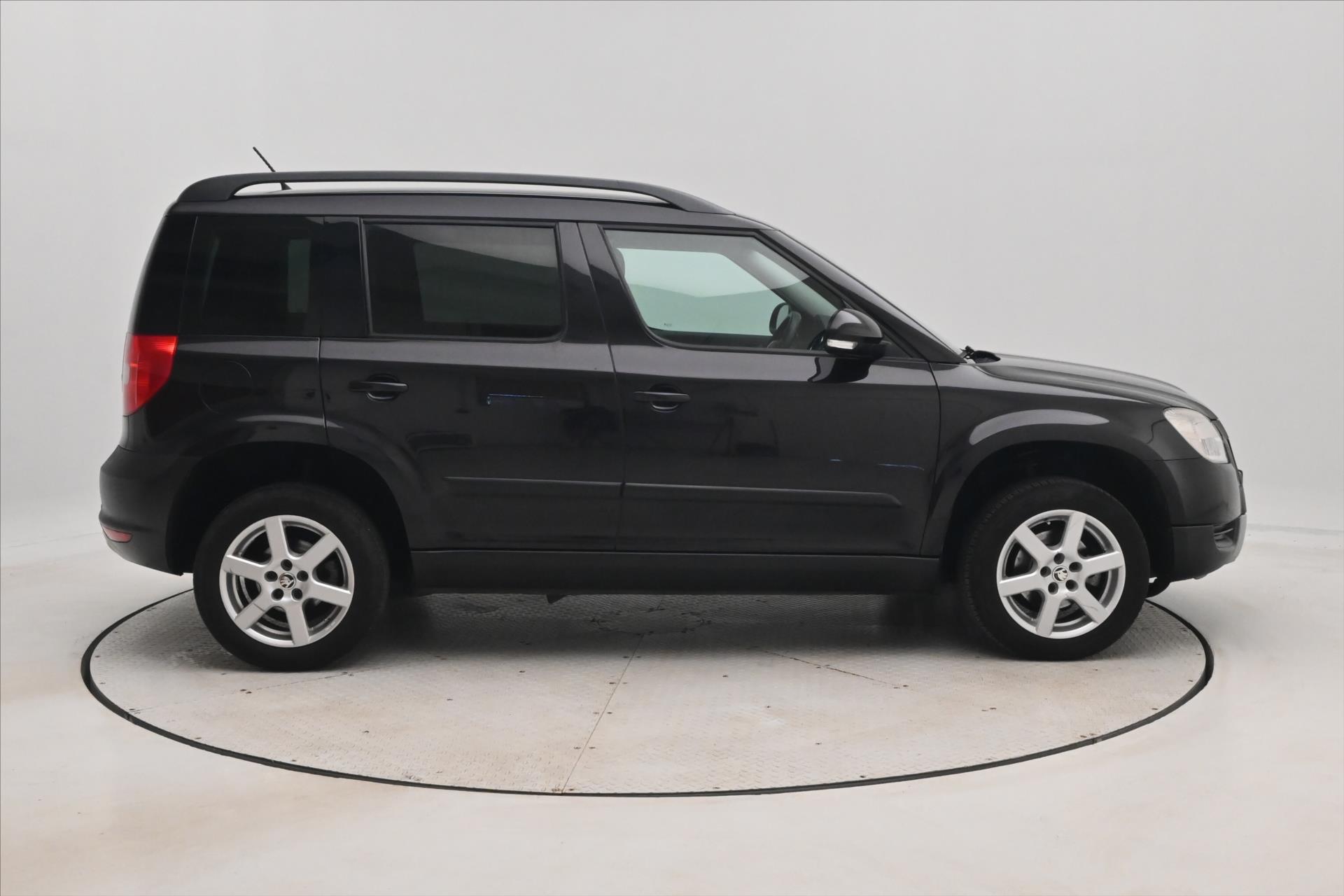 Main photo of the car Skoda Yeti 1.2 TSI 77 kW AIR CONDITIONING TOWABLE (4)