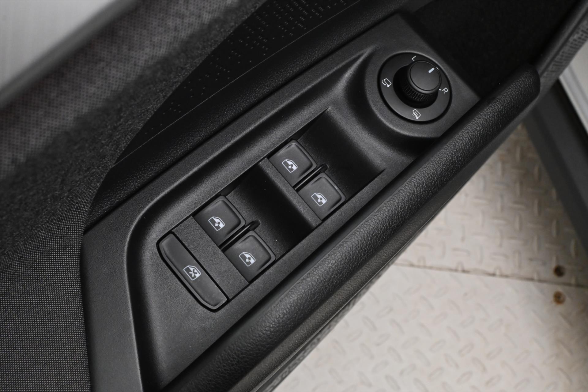 Hlavní fotografie vozu Škoda Enyaq iV 60 132 kW SoH 89% Záruka až 3 roky (26)