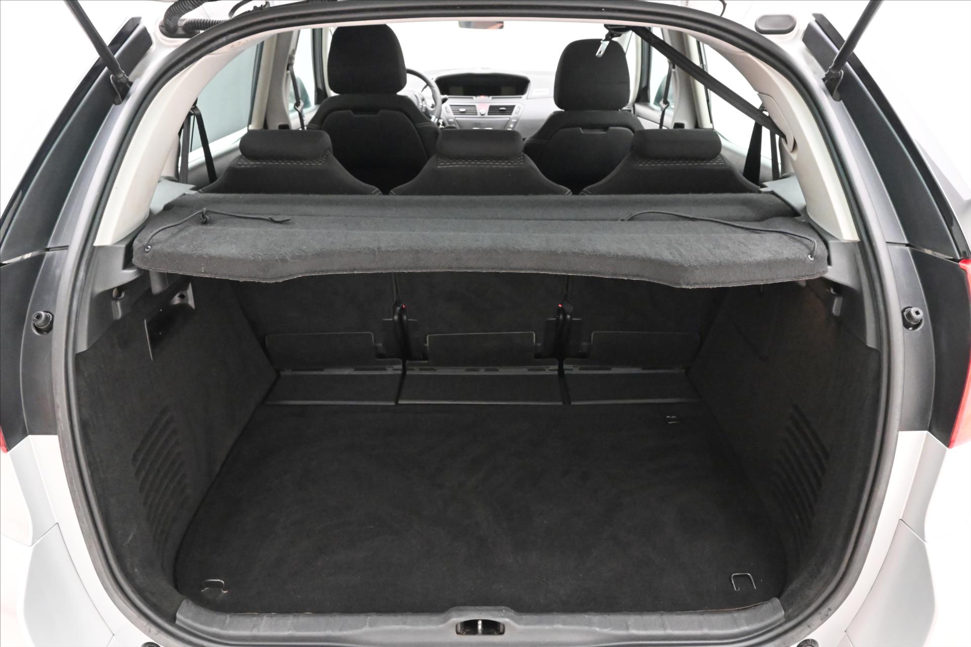Main photo of the car Citroën C4 Picasso 1.6 HDi 80 kW KLIMA Towable (9)