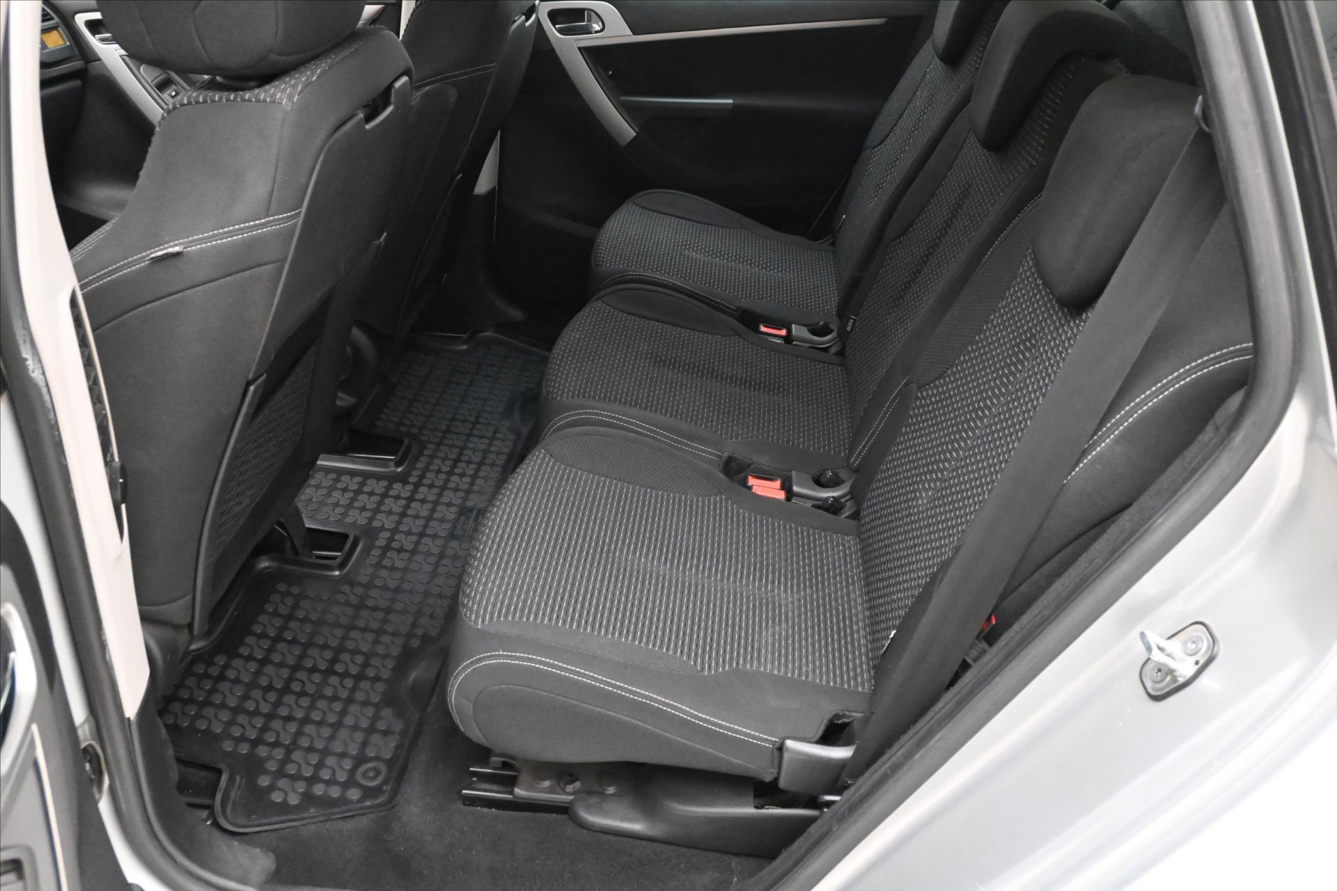 Main photo of the car Citroën C4 Picasso 1.6 HDi 80 kW KLIMA Towable (13)
