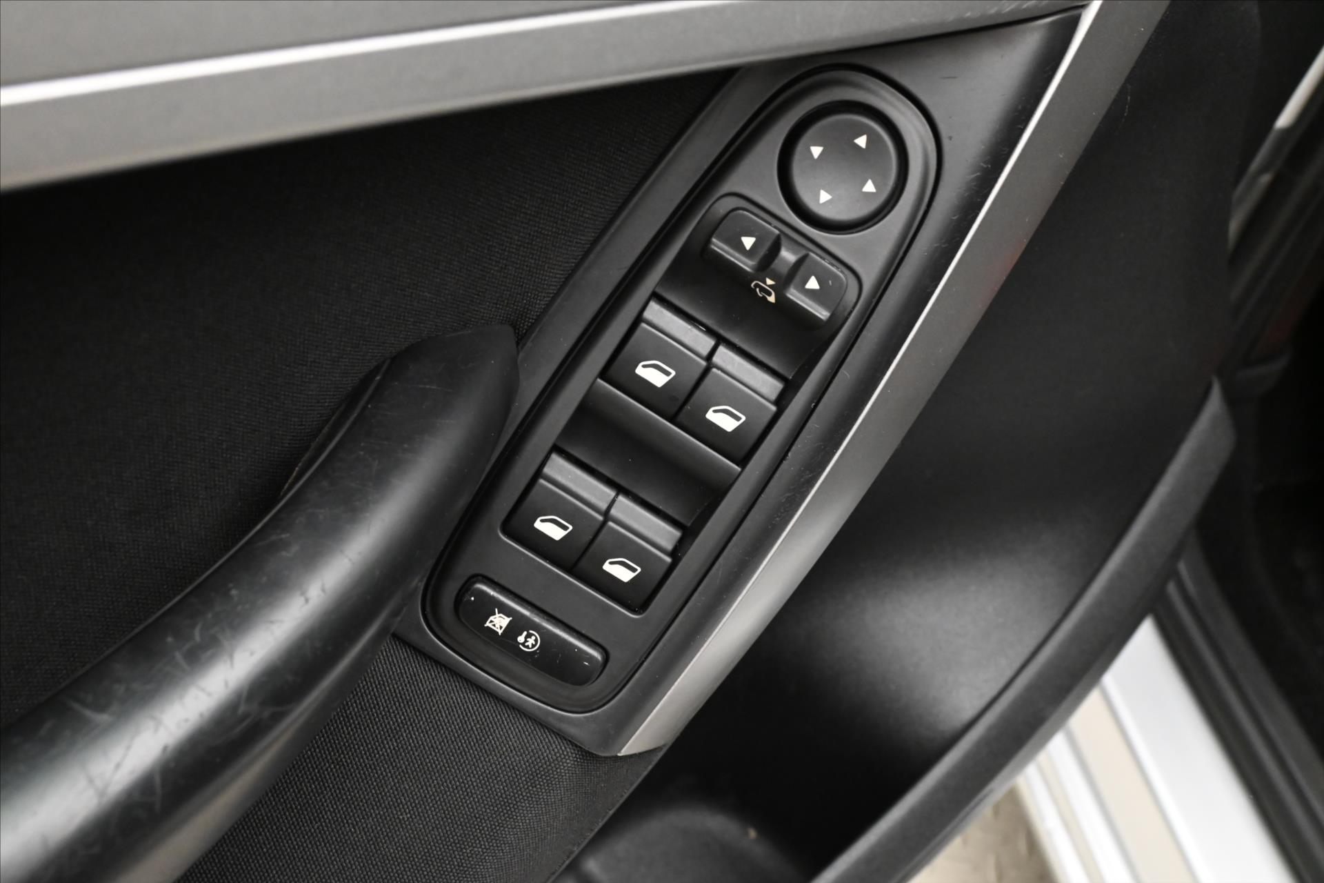 Main photo of the car Citroën C4 Picasso 1.6 HDi 80 kW KLIMA Towable (21)