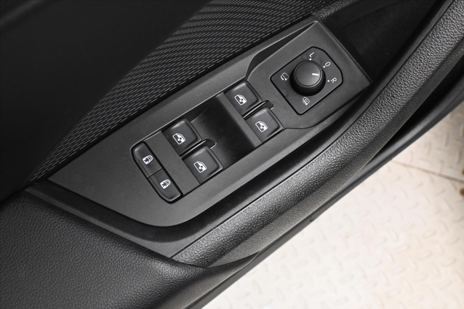 Main photo of the car Skoda Octavia 2.0 TDI 110kW DSG Style Warranty up to 5 years (27)