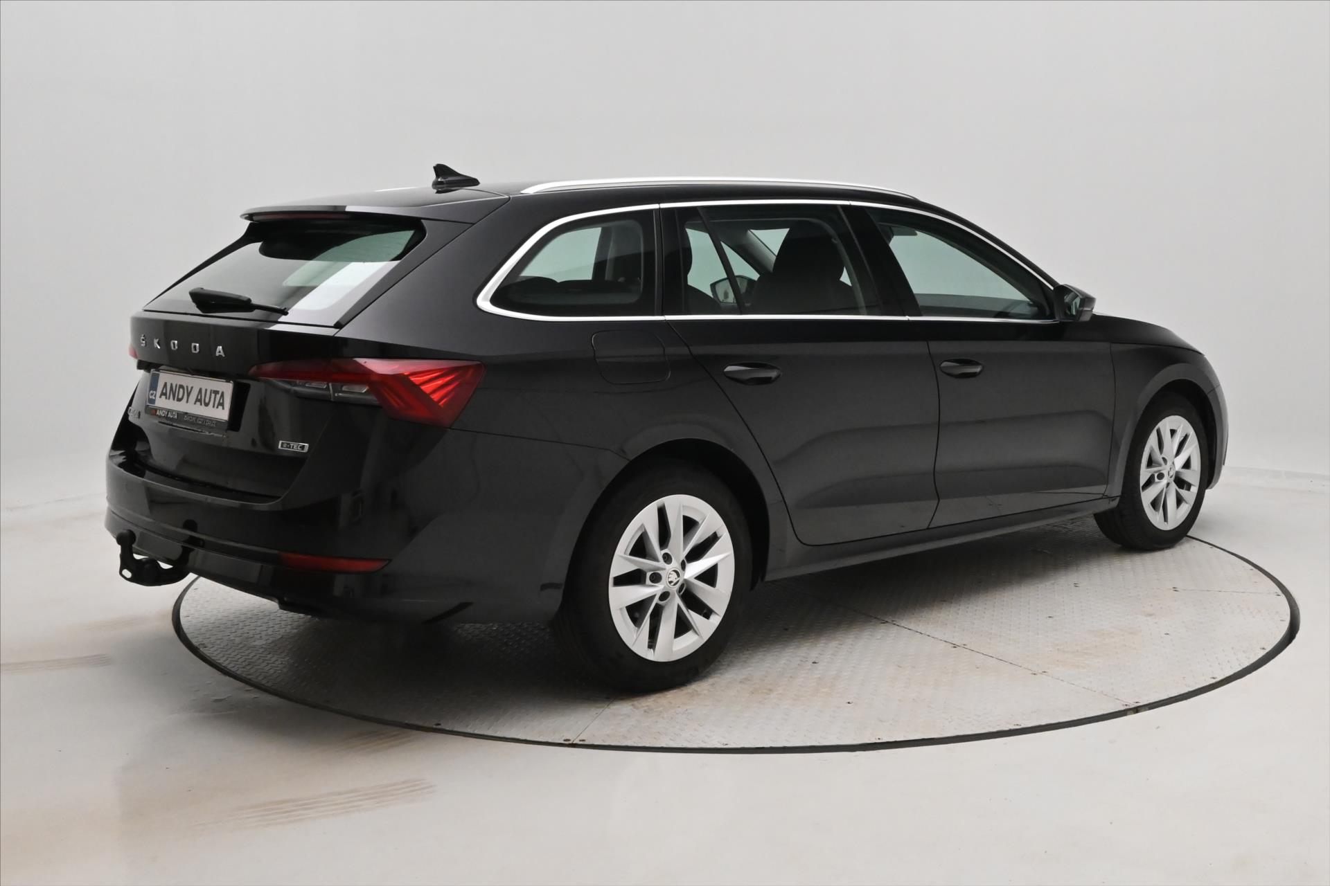Hlavní fotografie vozu Škoda Octavia 1,5 TSI 110 kW DSG Style Záruka až 5 let (5)