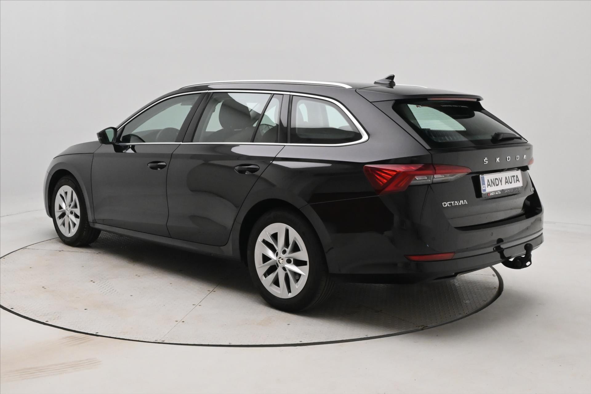 Hlavní fotografie vozu Škoda Octavia 1,5 TSI 110 kW DSG Style Záruka až 5 let (7)
