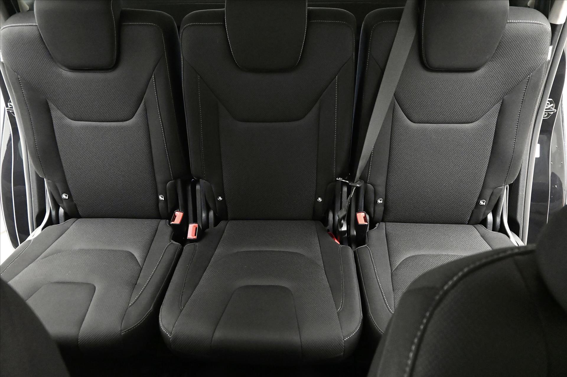 Hlavní fotografie vozu Ford S-MAX 2,0 EcoBlue 140 kW AT8 Titanium Záruka až 5 let (26)