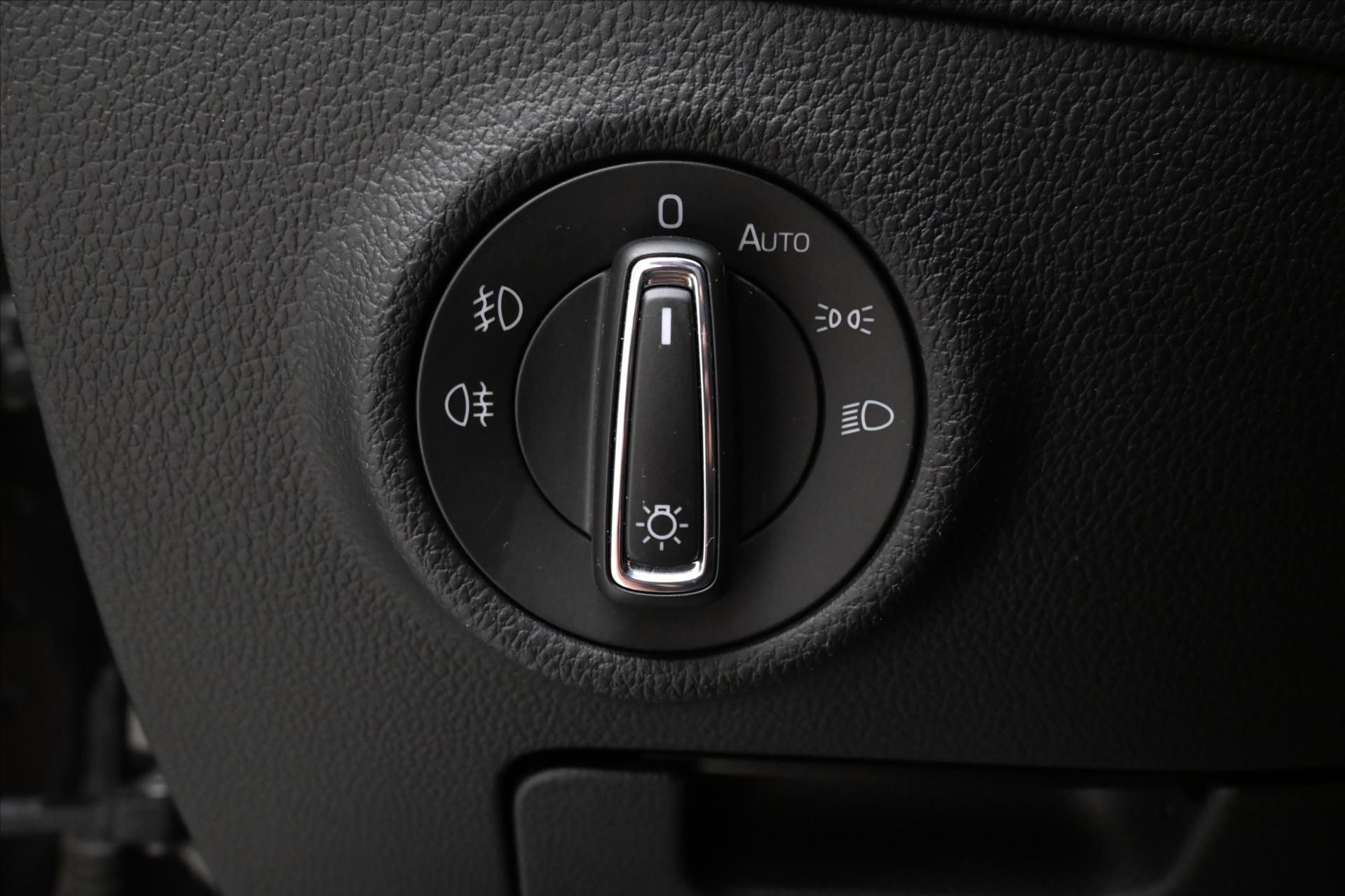 Hlavní fotografie vozu Škoda Superb 2,0 TDI 110 kW DSG STYLE Záruka až 5 let (27)