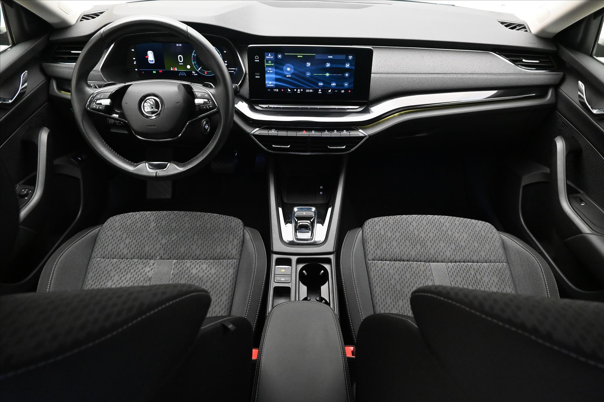 Hlavní fotografie vozu Škoda Octavia 2,0 TDI 110kW DSG Style Záruka až 5 let (15)