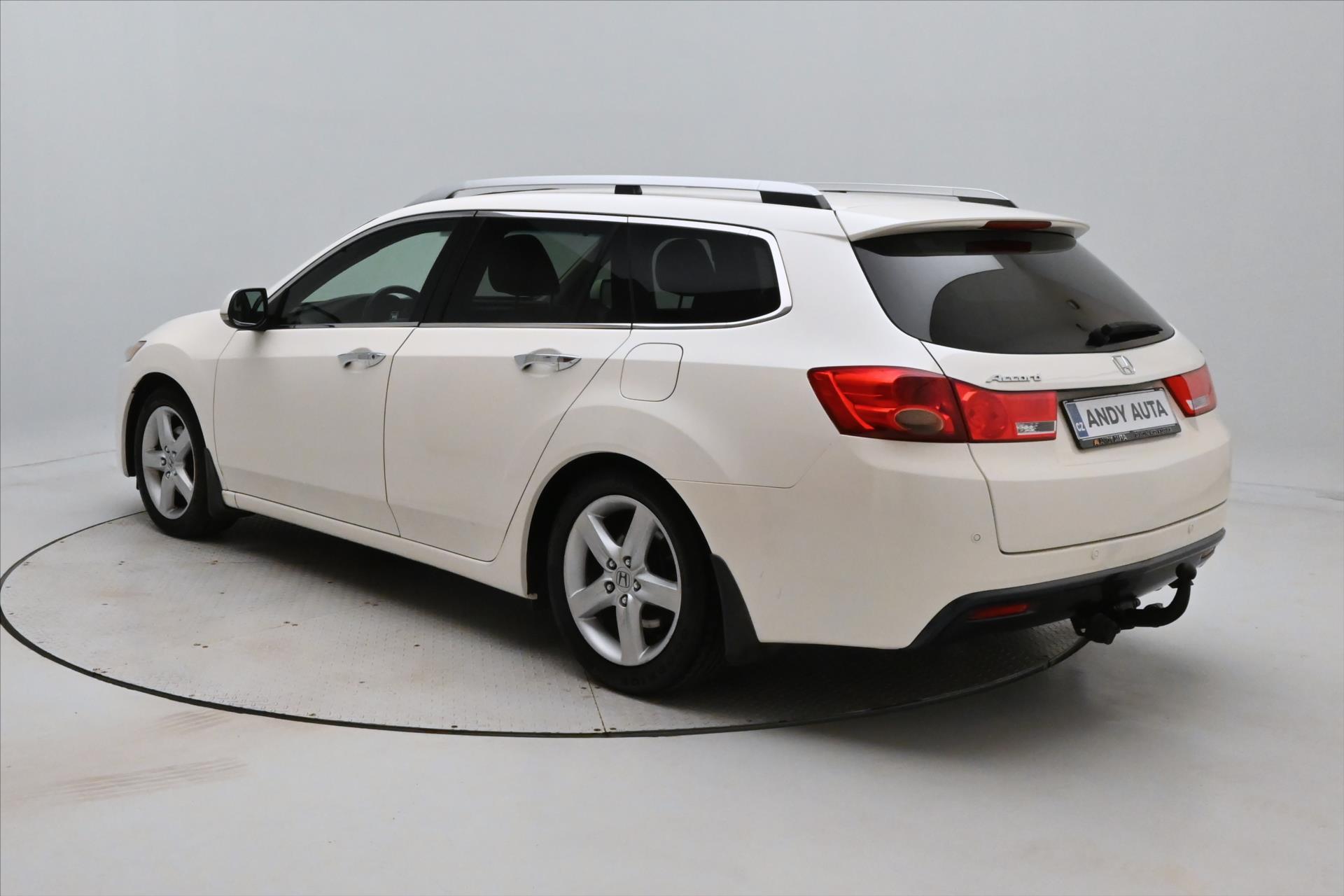 Hlavní fotografie vozu Honda Accord 2,2 i-DTEC 110 kW Manuál (7)