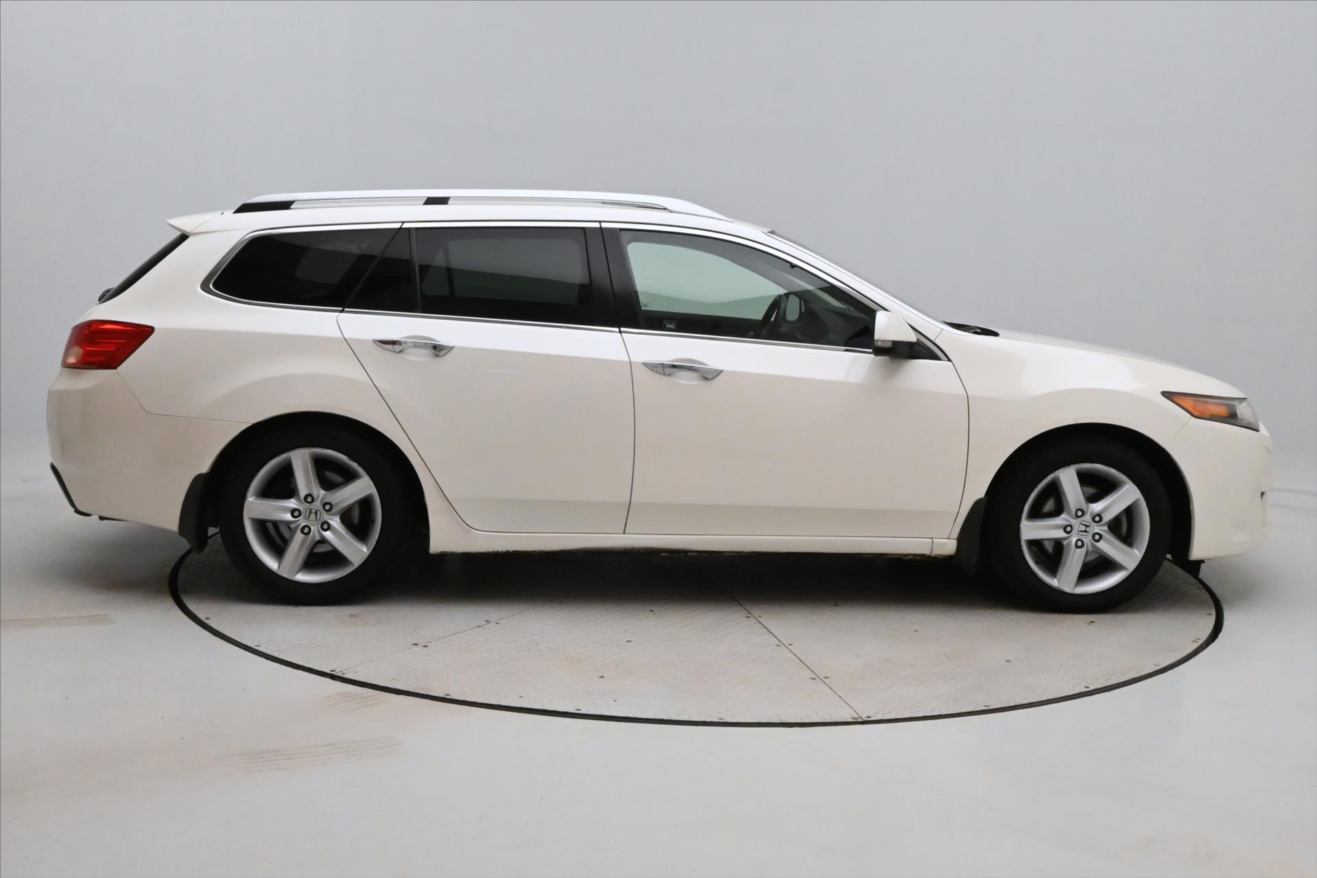 Main photo of the car Honda Accord 2.2 i-DTEC 110kW Manual (4)