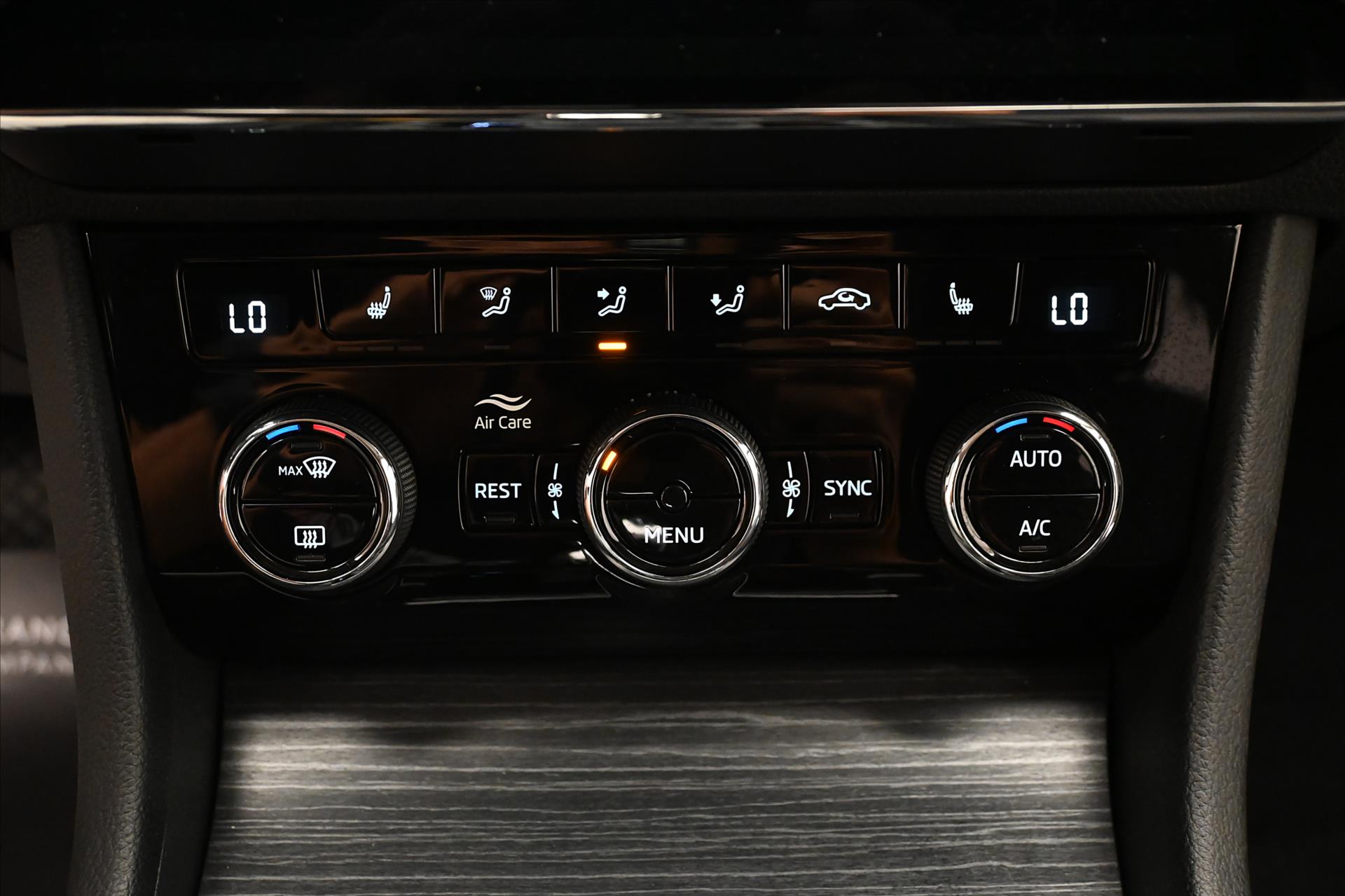 Hlavní fotografie vozu Škoda Superb 2,0 TDI 110kW DSG Style Záruka až 5 let (21)