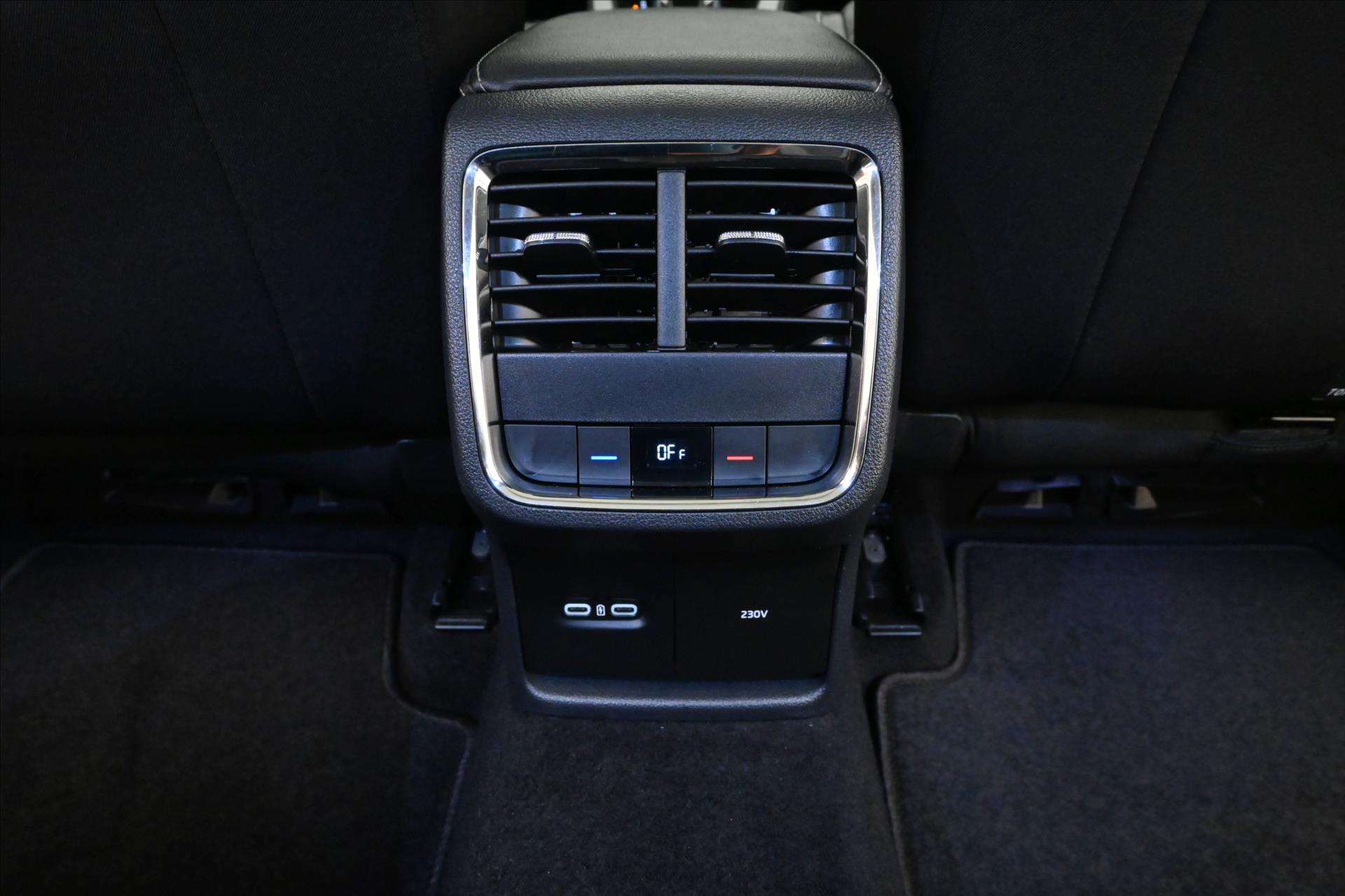 Main photo of the car Skoda Octavia 2,0 TDI 110 kW DSG MATRIX LED Záruka až 5 let (22)