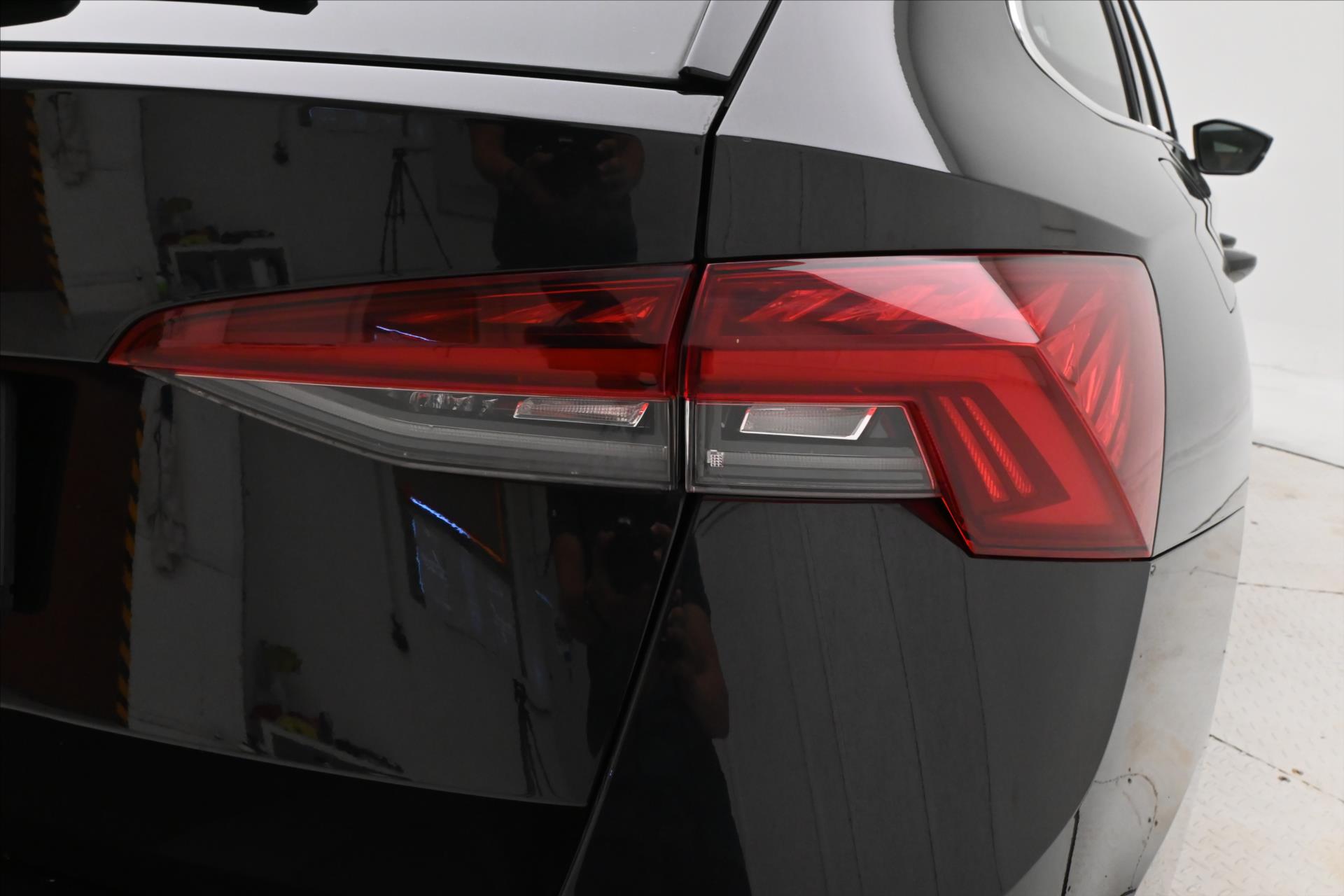 Main photo of the car Skoda Octavia 2,0 TDI 110 kW DSG MATRIX LED Záruka až 5 let (32)