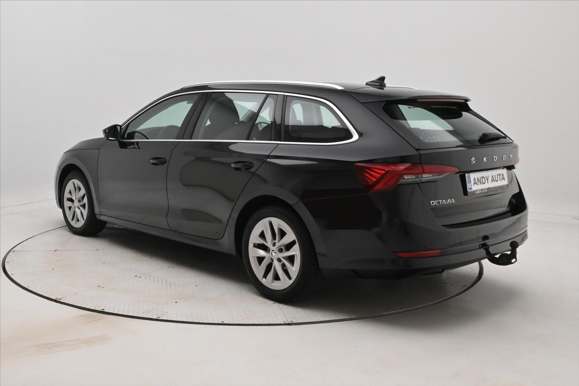 Main photo of the car Skoda Octavia 2,0 TDI 110 kW DSG MATRIX LED Záruka až 5 let (7)