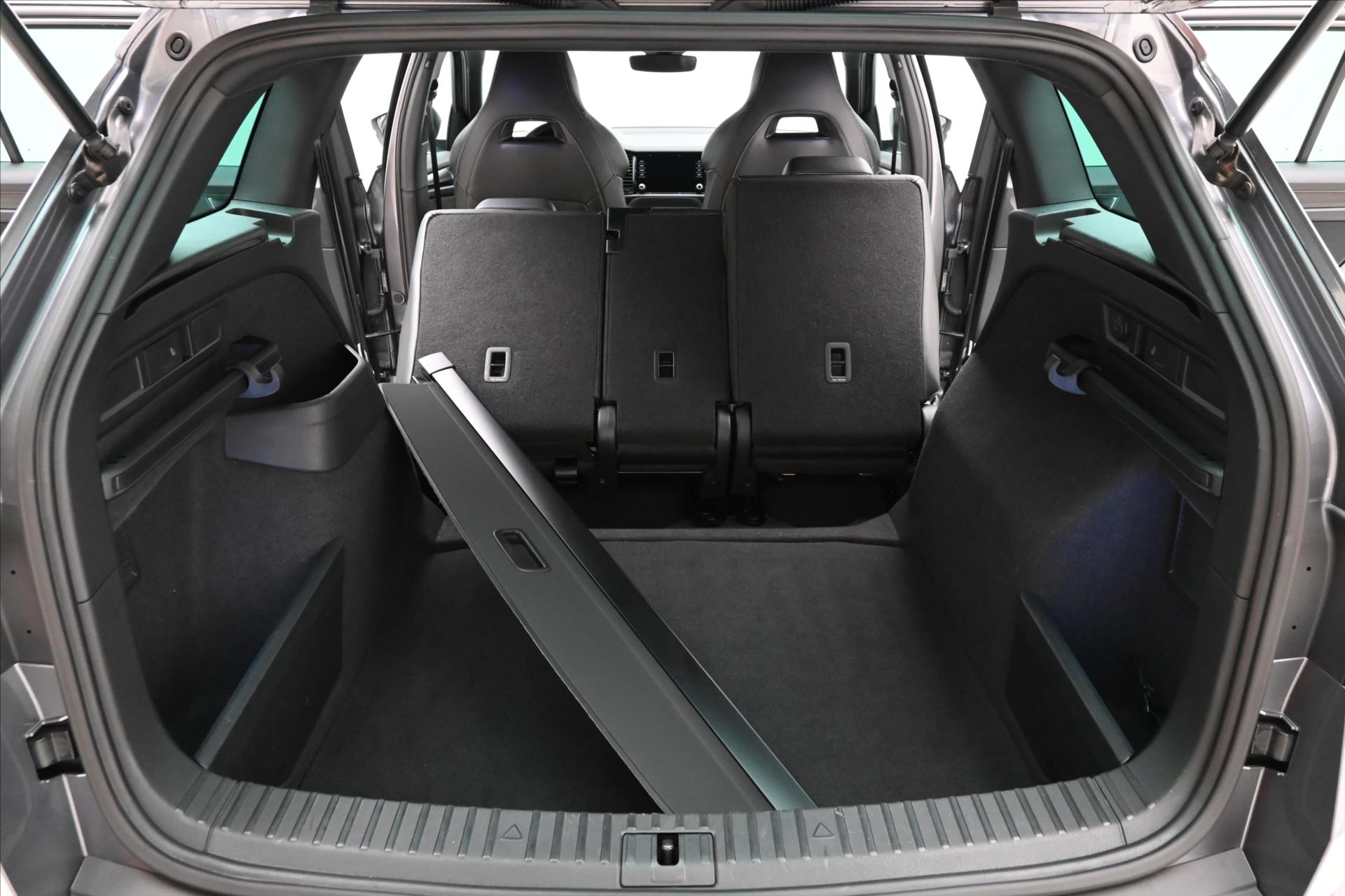 Main photo of the car Skoda Kodiaq 1.5 TSI 110 kW SportLine Warranty up to 5 years (11)