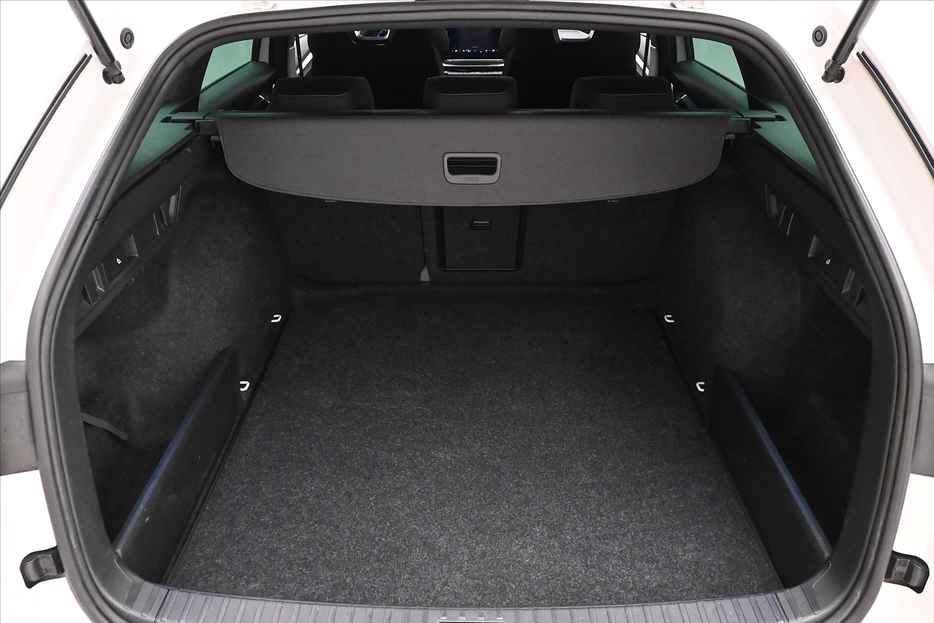 Hlavní fotografie vozu Škoda Octavia 2,0 TDI 110 kW DSG SportLINE Záruka až 5 let (10)