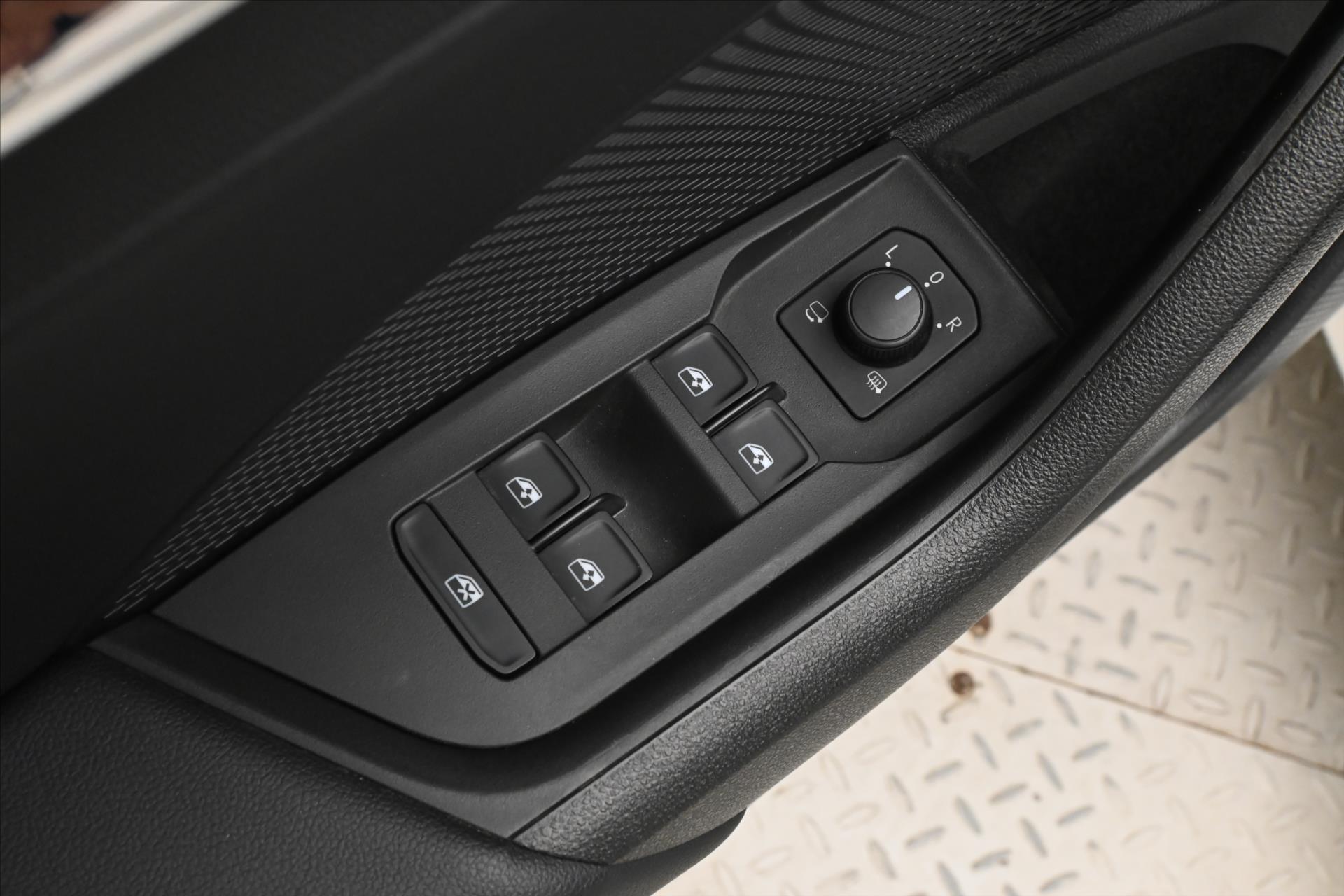 Hlavní fotografie vozu Škoda Octavia 2,0 TDI 110 kW DSG SportLINE Záruka až 5 let (26)