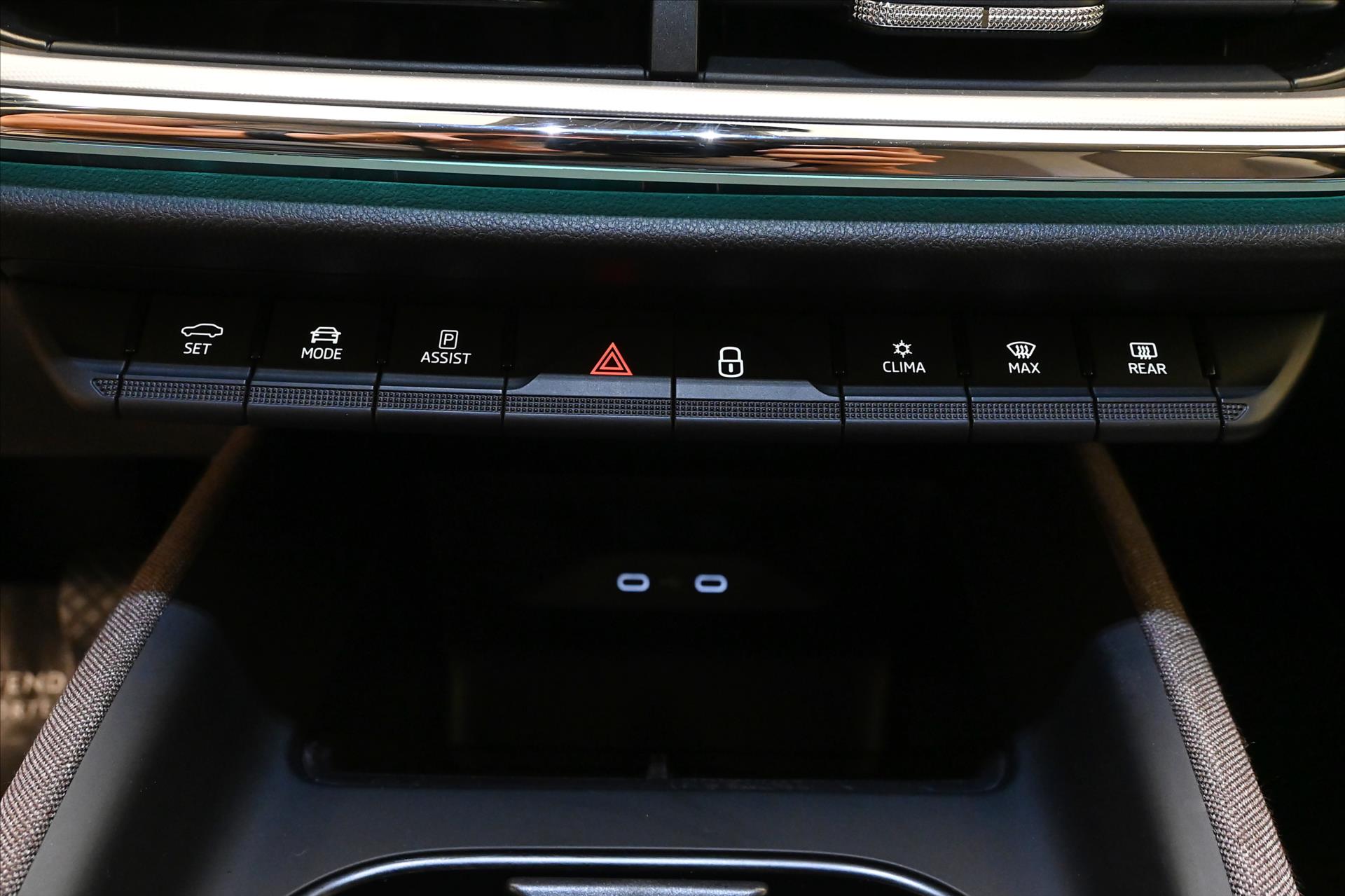 Hlavní fotografie vozu Škoda Enyaq iV 60 132kW SOH 88% FIRST Edition Záruka až 3 roky (23)