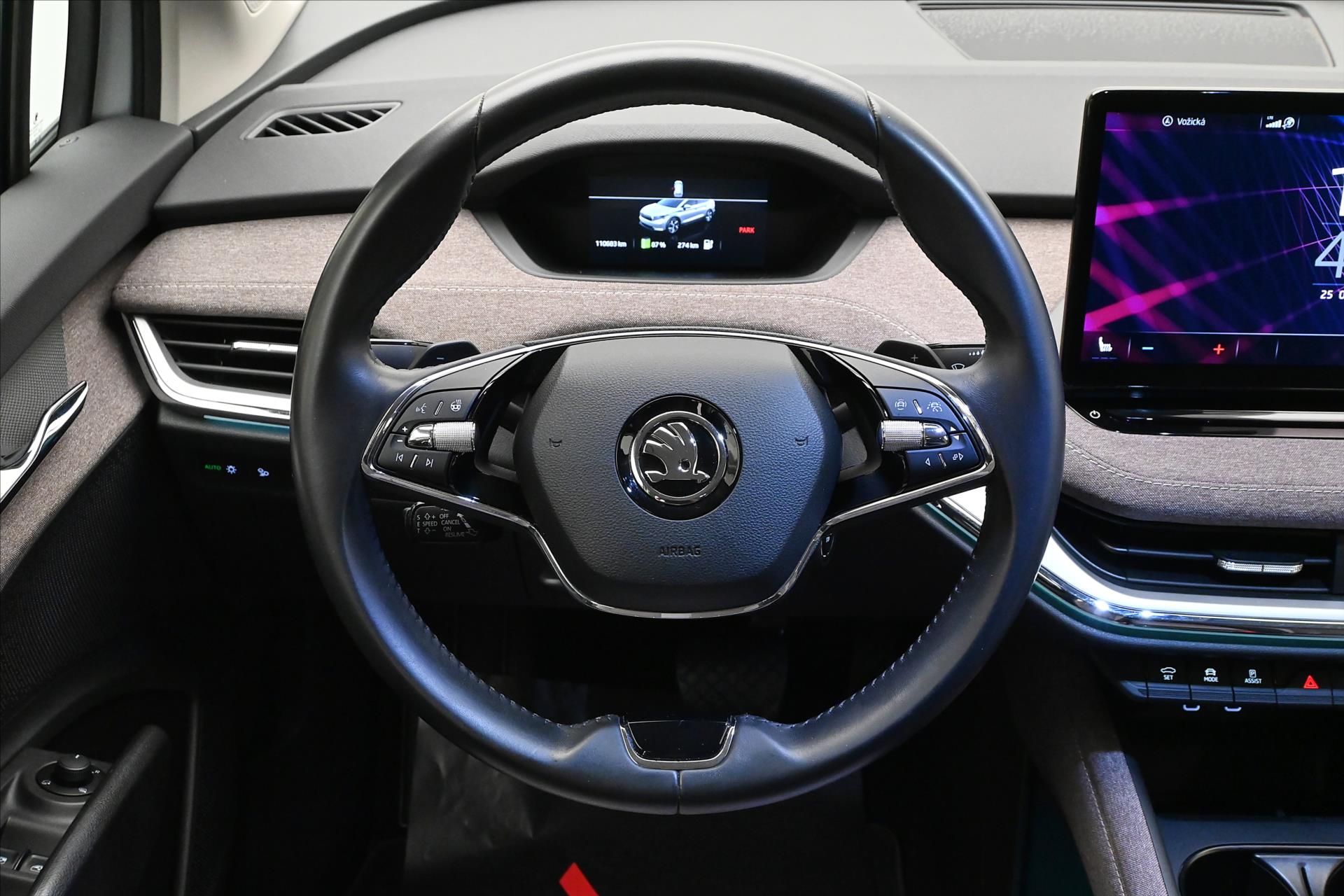 Hlavní fotografie vozu Škoda Enyaq iV60 132kW SOH 88% FIRST Edition Záruka až 3 roky (18)