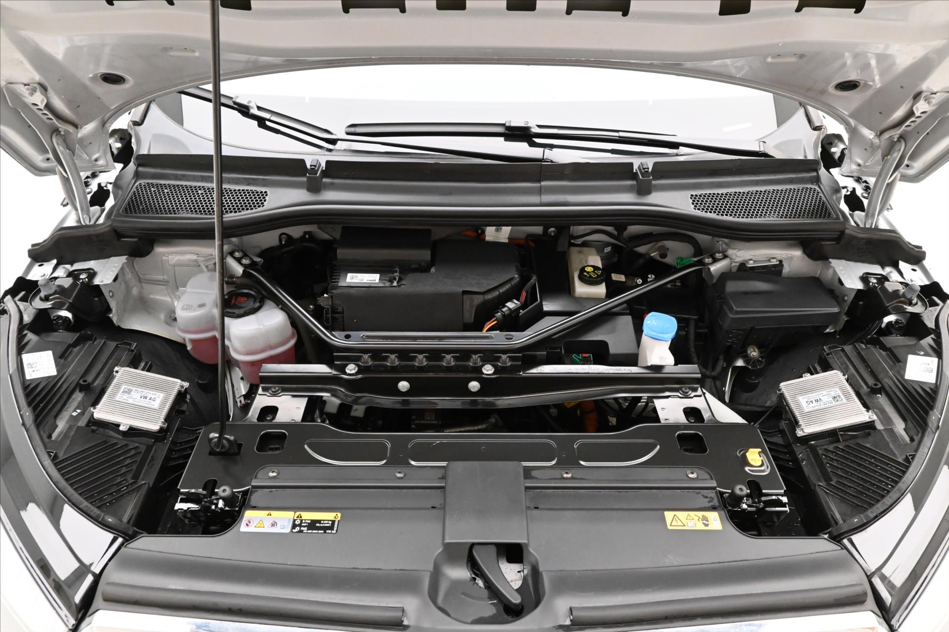 Hlavní fotografie vozu Škoda Enyaq iV60 132kW SOH 88% FIRST Edition Záruka až 3 roky (9)