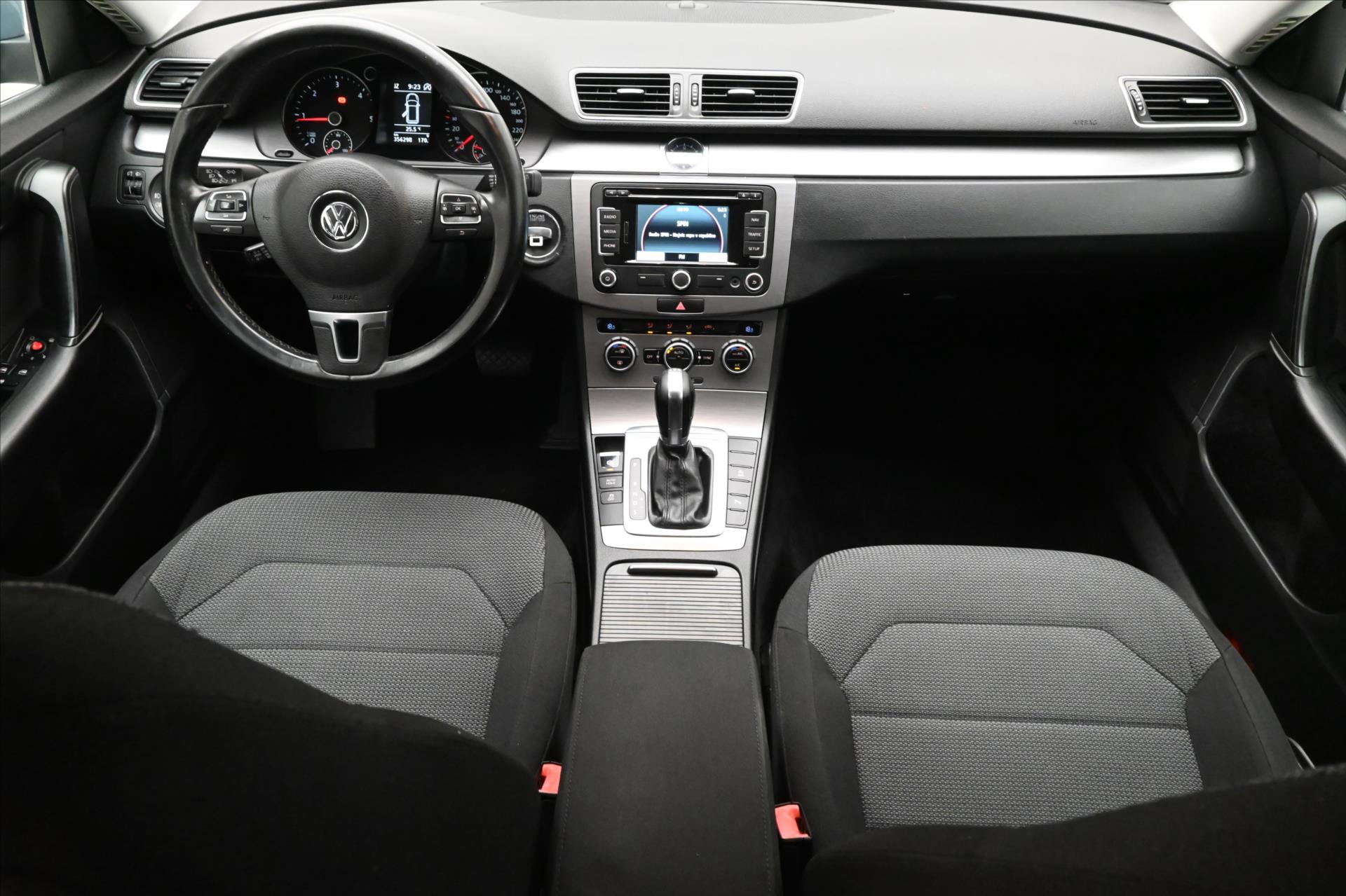 Main photo of the car Volkswagen Passat 2.0 TDI 103kW DSG New MOT (14)