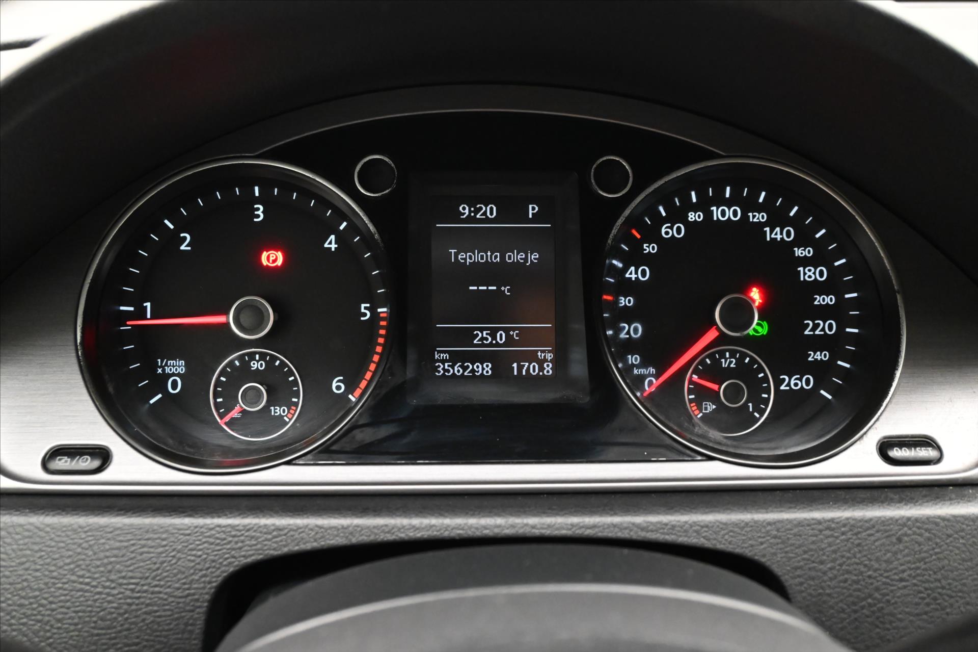 Hlavní fotografie vozu Volkswagen Passat 2,0 TDI 103kW DSG Nová STK (16)