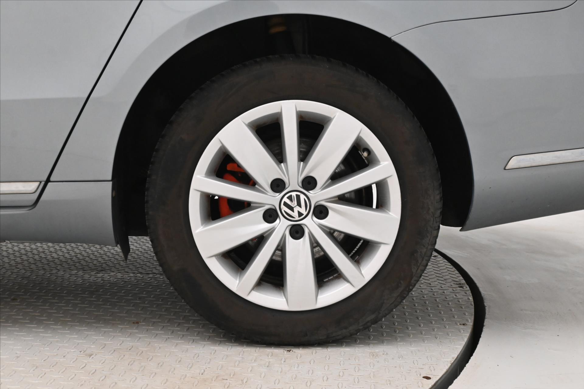 Main photo of the car Volkswagen Passat 2.0 TDI 103kW DSG New MOT (28)