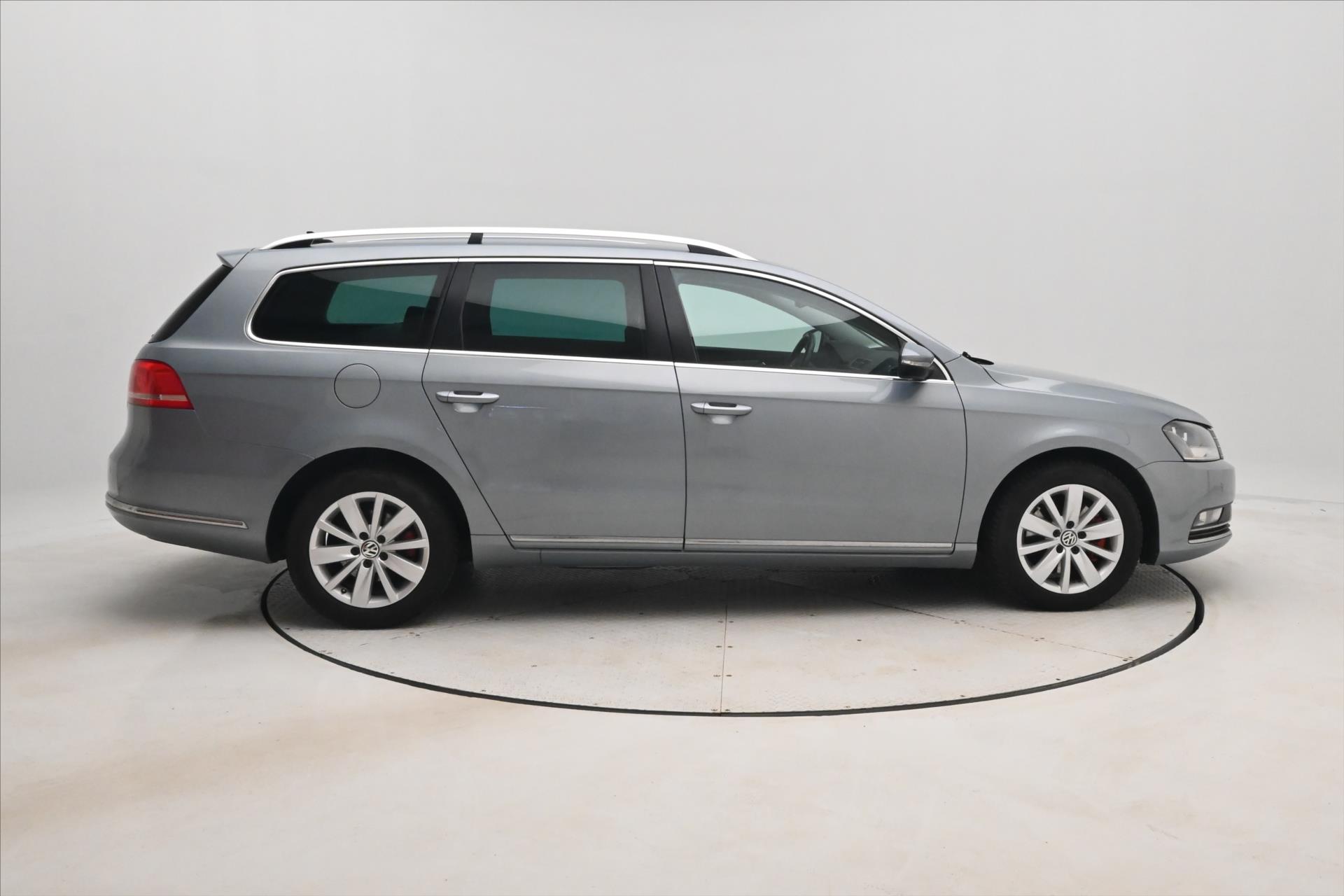 Main photo of the car Volkswagen Passat 2.0 TDI 103kW DSG New MOT (3)