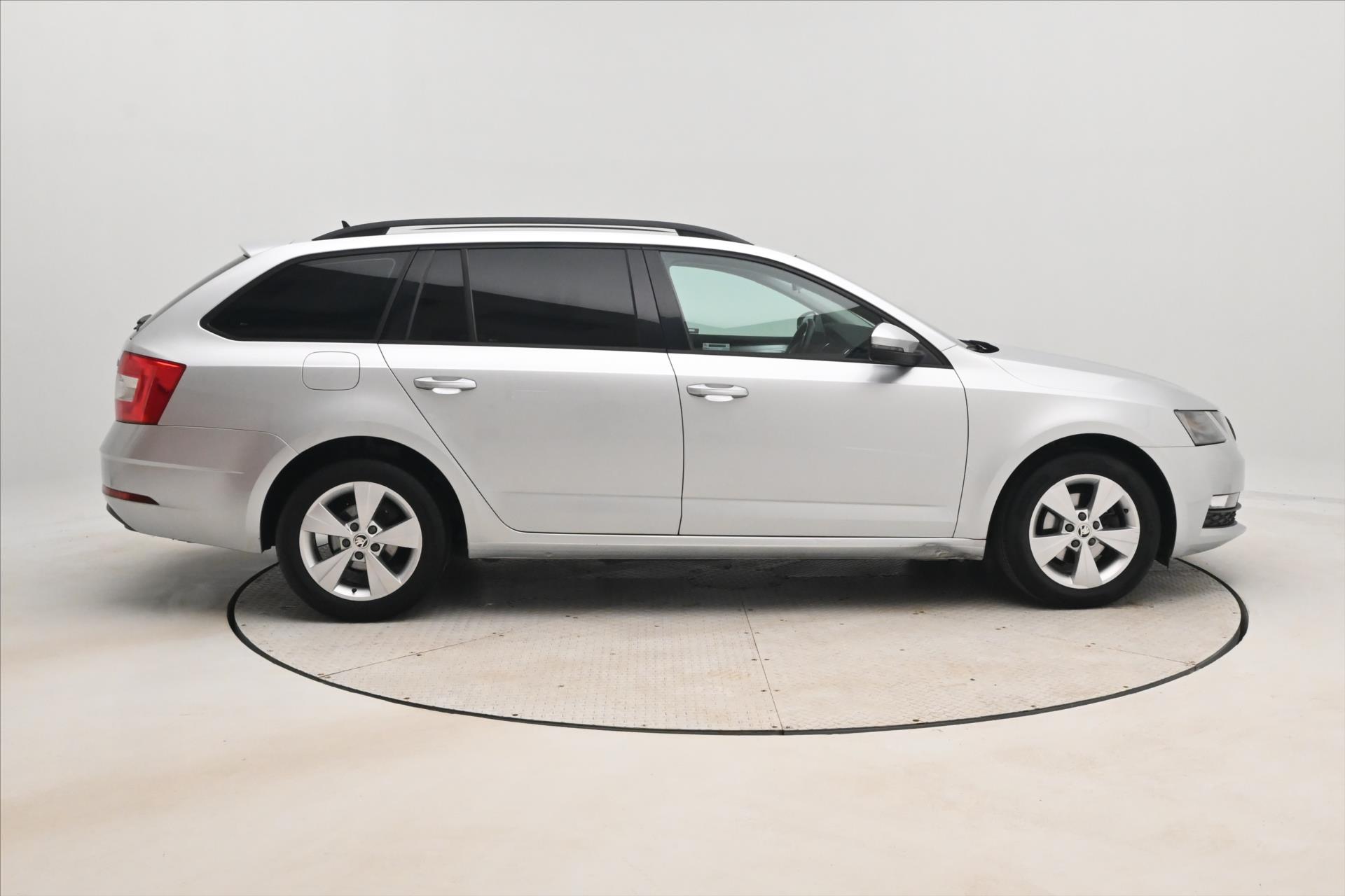 Main photo of the car Skoda Octavia 1.6 TDI 85 kW Ambition Warranty up to 5 years (4)