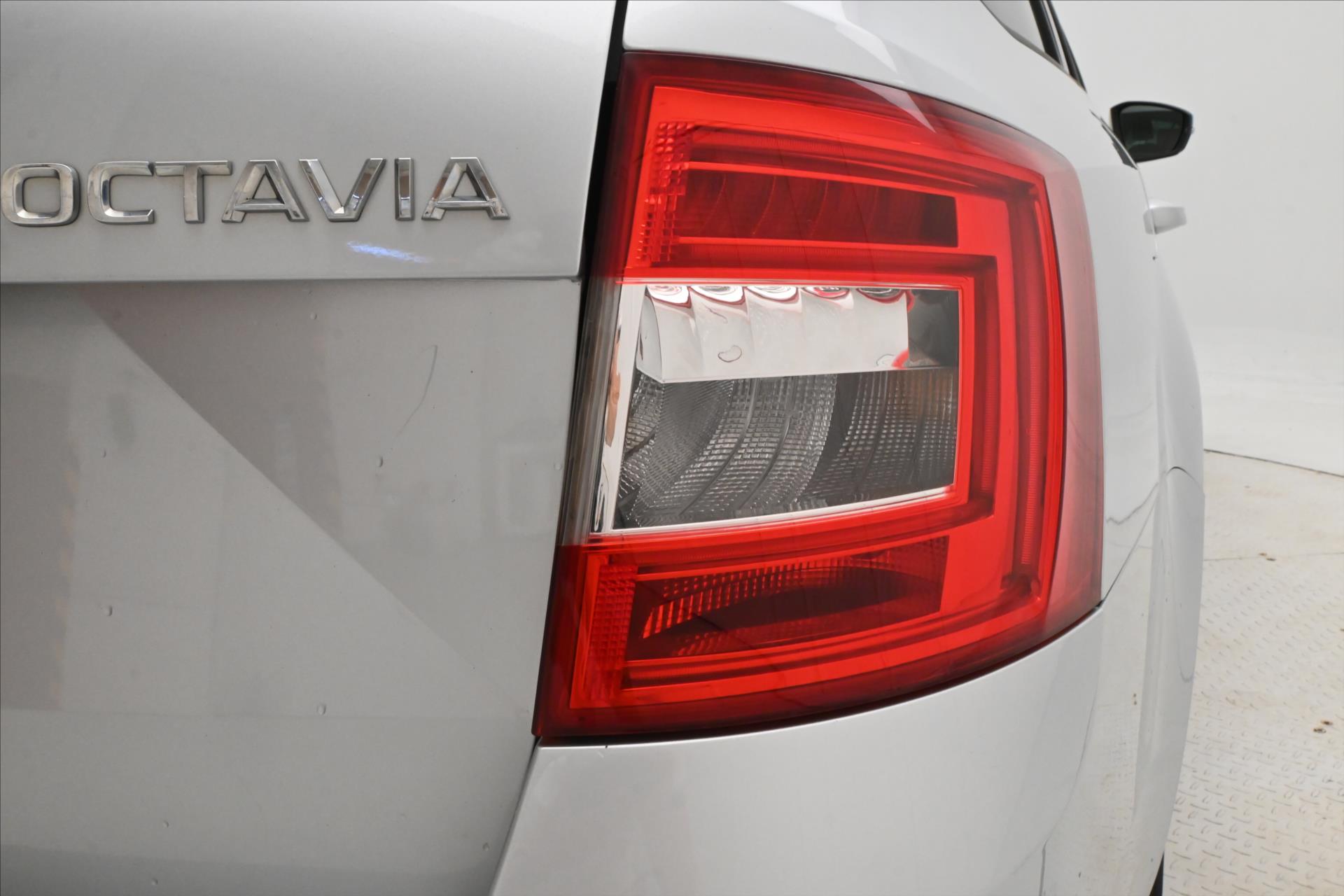Hlavní fotografie vozu Škoda Octavia 1,6 TDI 81kW plně pojízdné na ND (29)